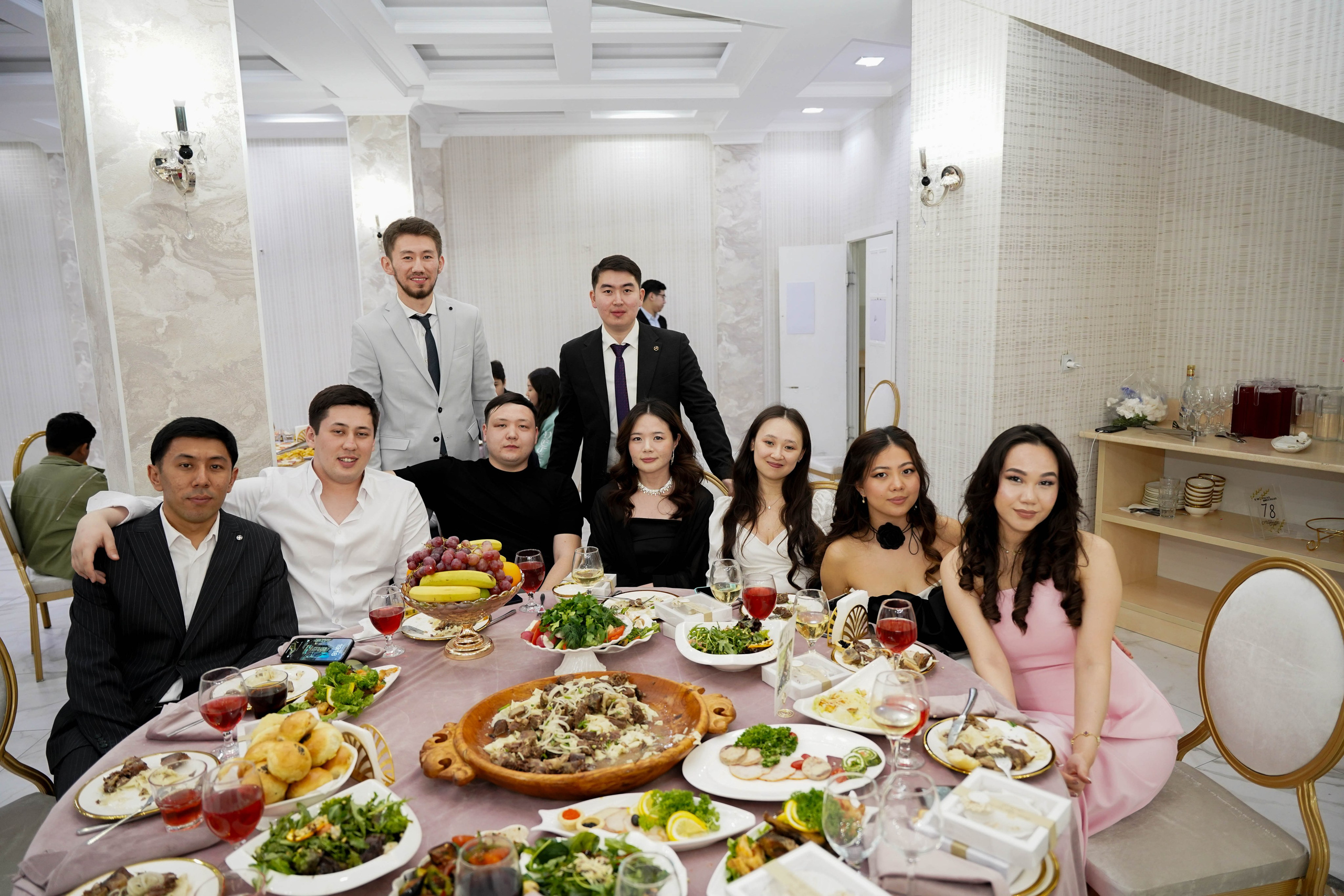 Dana uzatu. Фотограф Ернар Ержанов