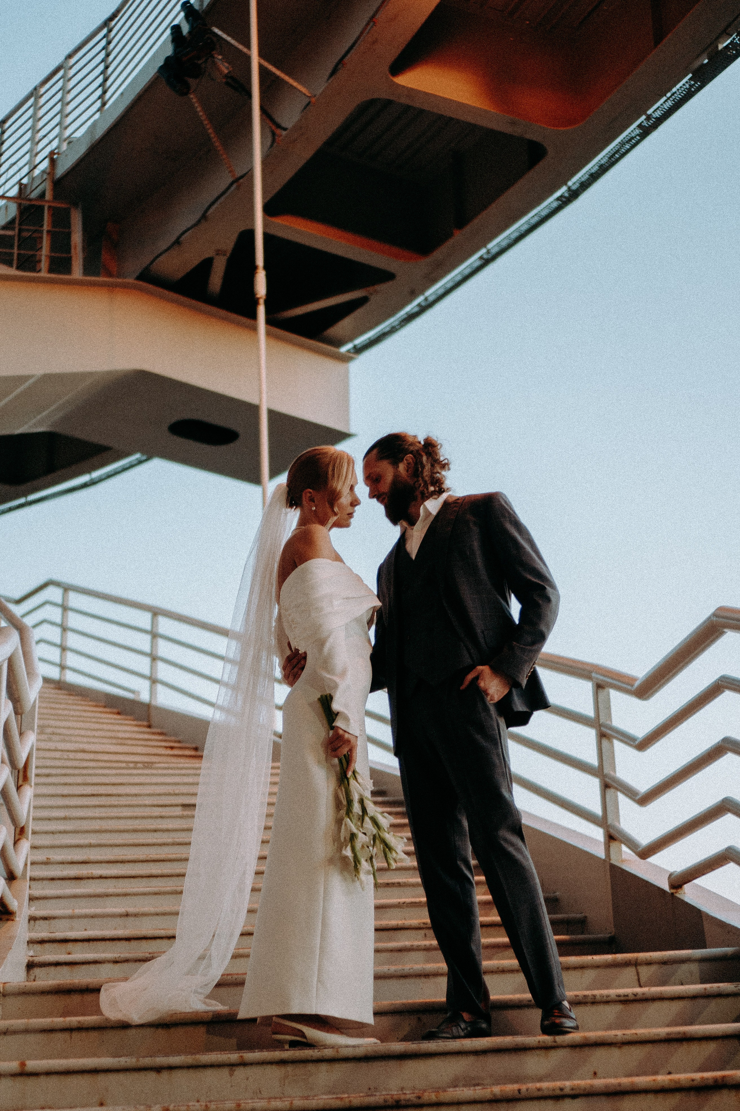 СВАДЕБНАЯ СЬЕМКА ВОЗЛЕ МСОТА БЕТАНКУРА НА КАБРИОЛЕТЕ. Профессиональный фотограф, Санкт-Петербург — Виктория Богомолова