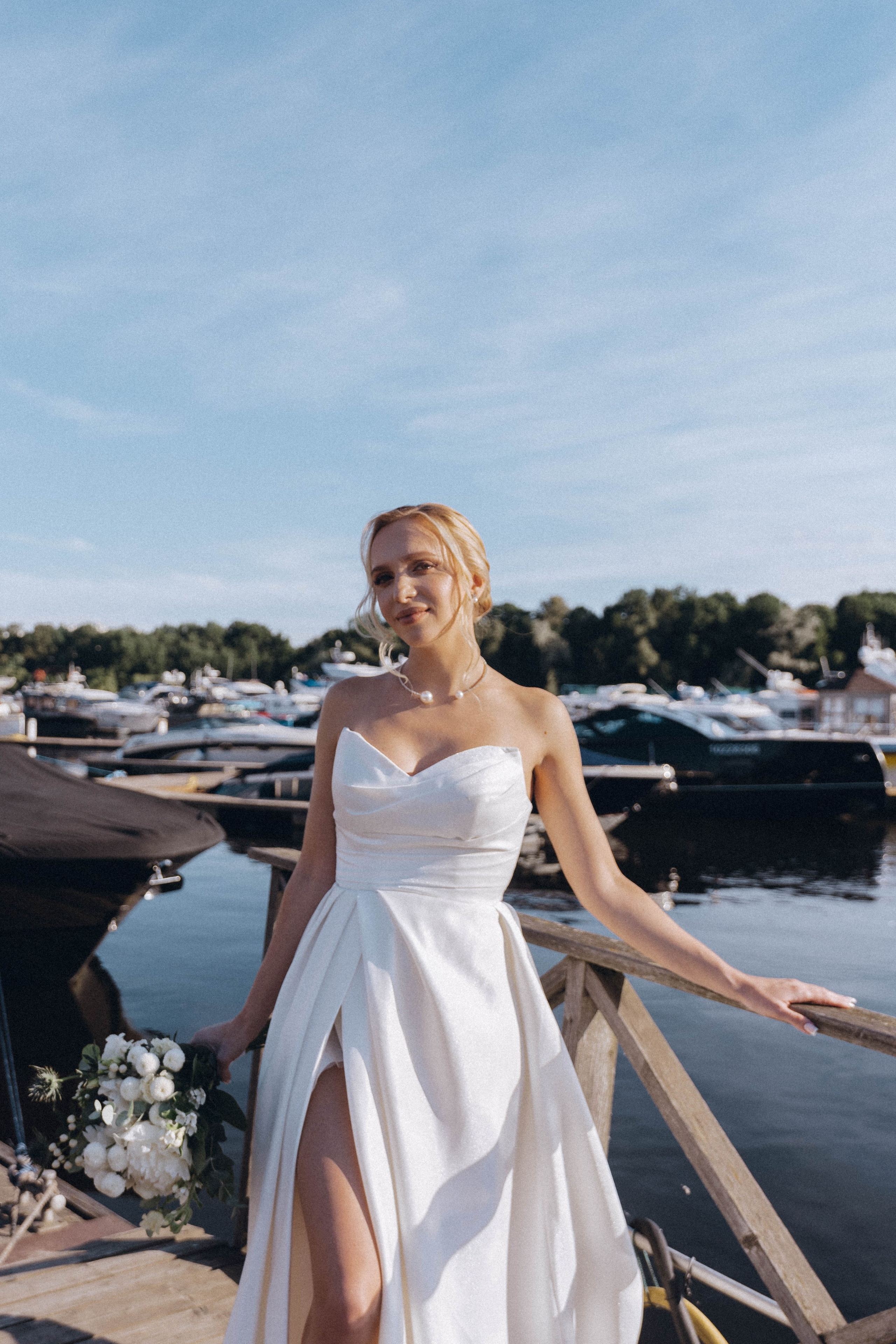 СВАДЕНБНАЯ СЬЕМКА НА КАТЕРЕ ПО КАНАЛАМ САНКТ-ПЕТЕРБУРГА И В АКВАТОРИИ НЕВЫ. Профессиональный фотограф, Санкт-Петербург — Виктория Богомолова