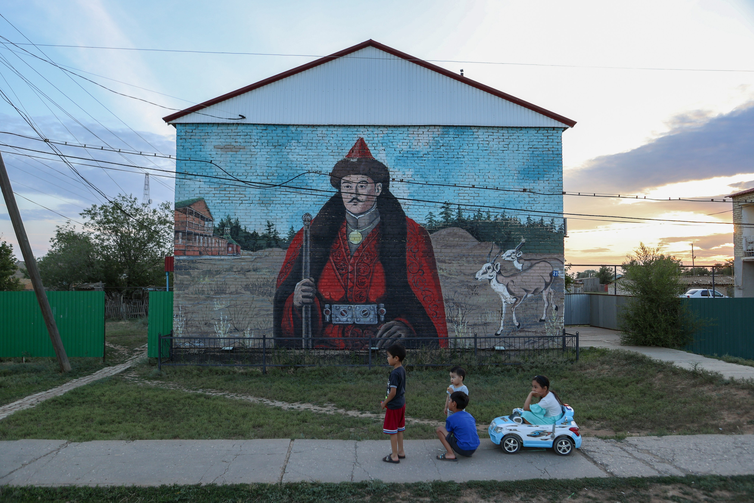 Село Сайхин – самый западный населённый пункт Казахстана. Западно-Казахстанская область.