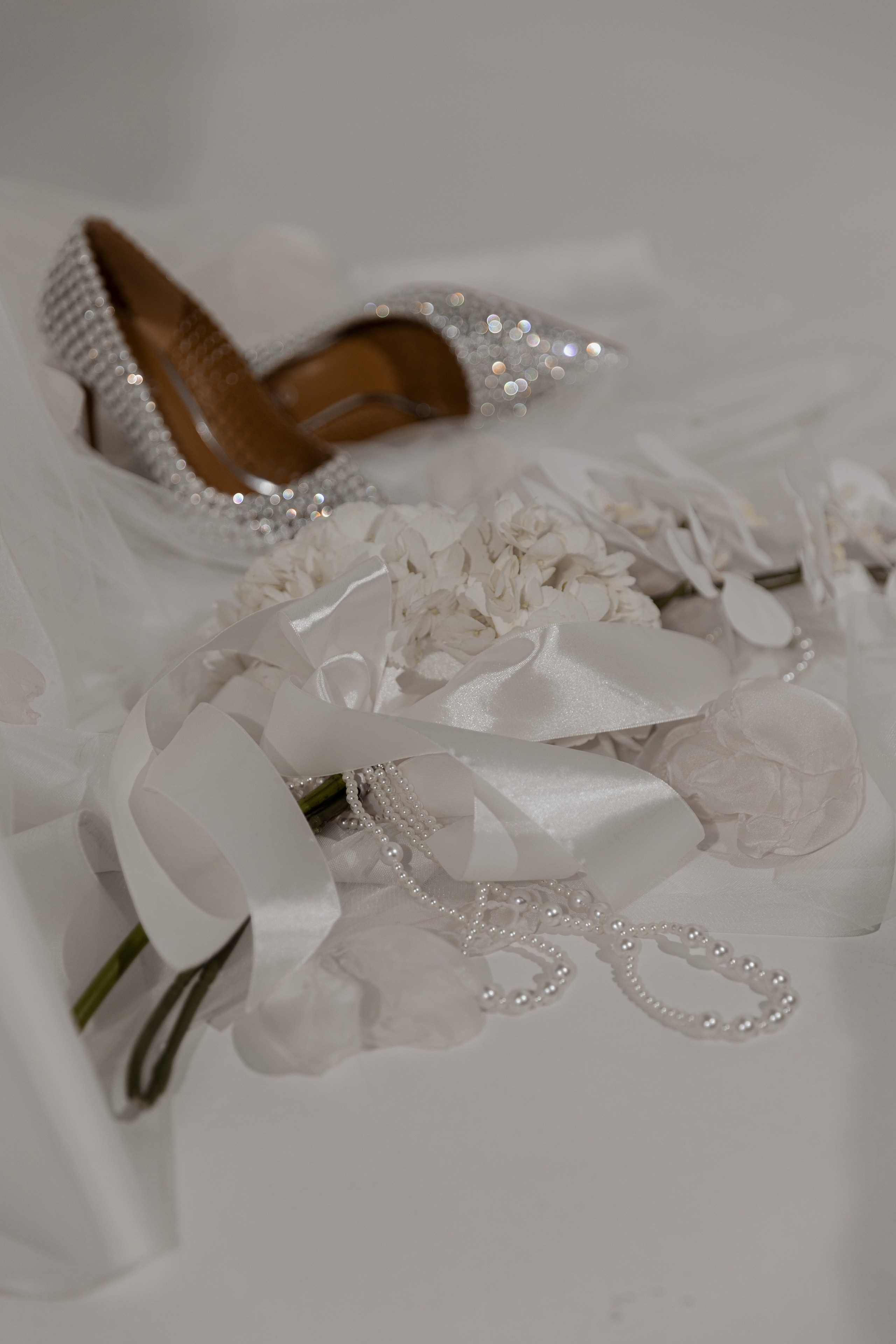 Алена. Я Ира и я фотографирую свадьбы более 10 лет