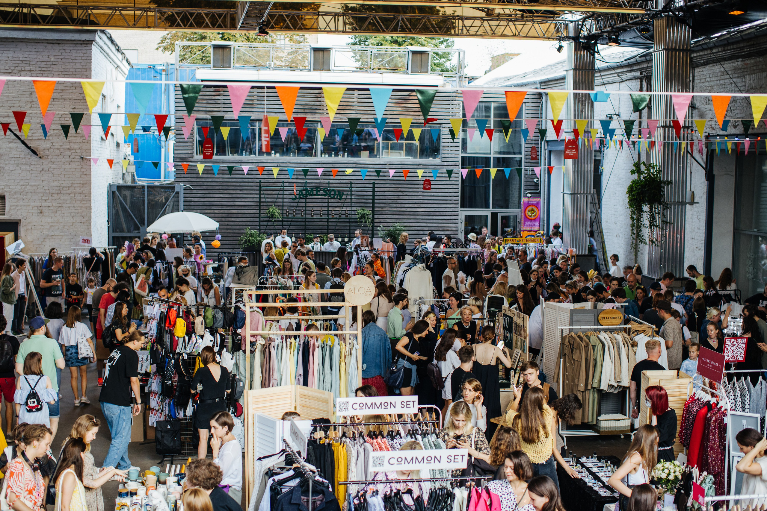 14–15 августа 2021 в «Стрелке». Фотоотчеты «Ламбада-маркета»