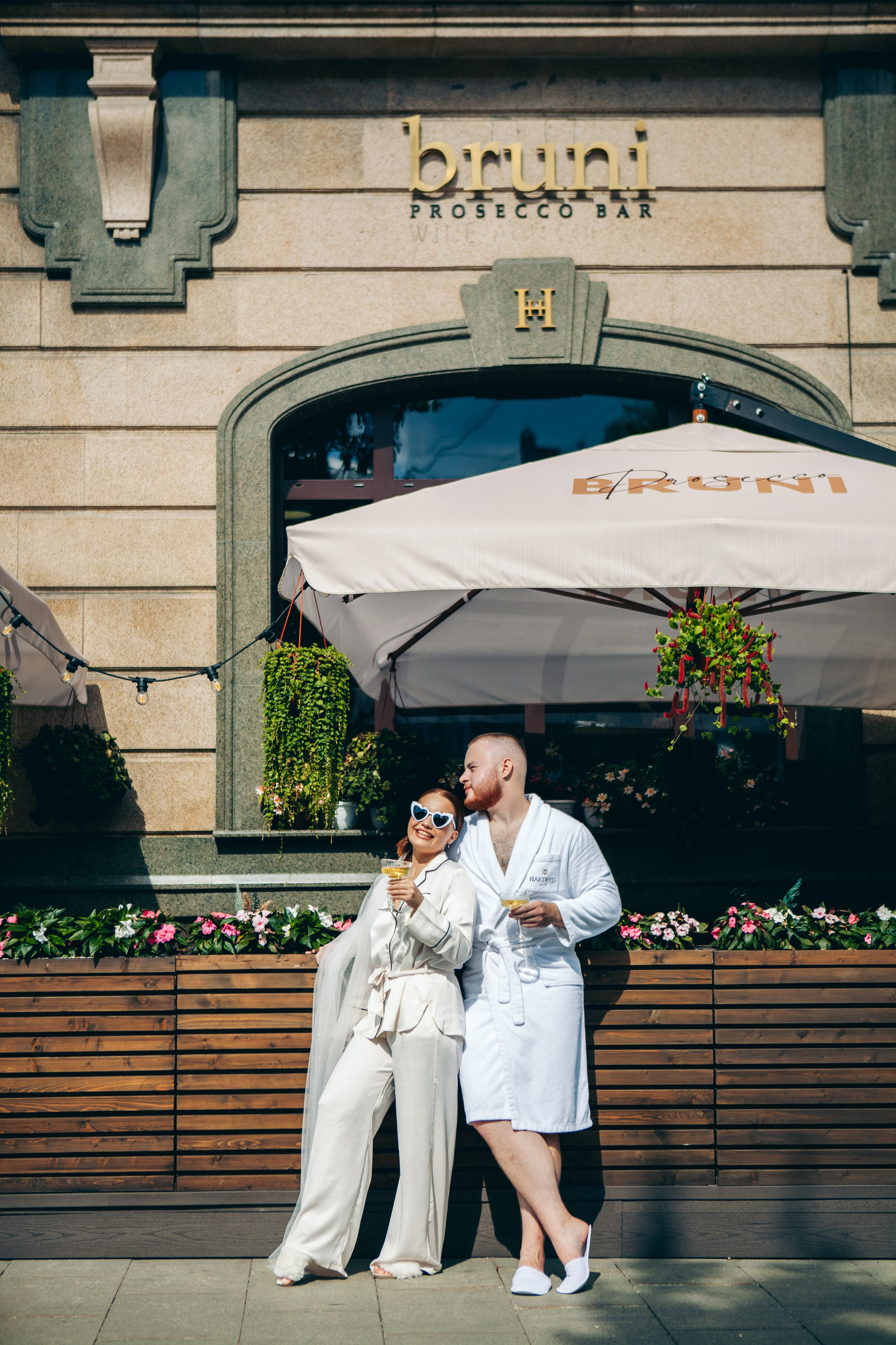 фотосессия жениха и невесты в отеле Hartwell