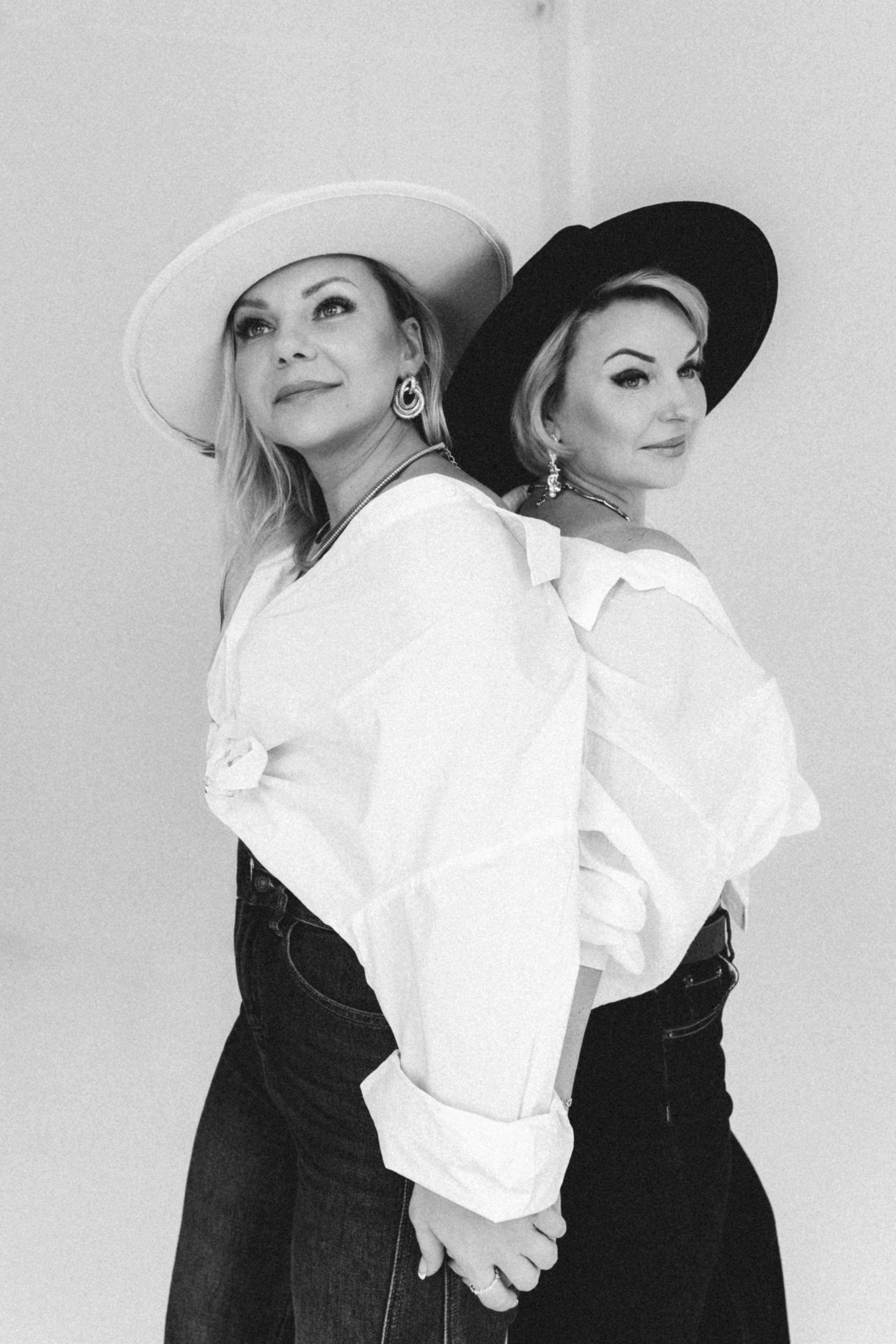 Яна и Кристина