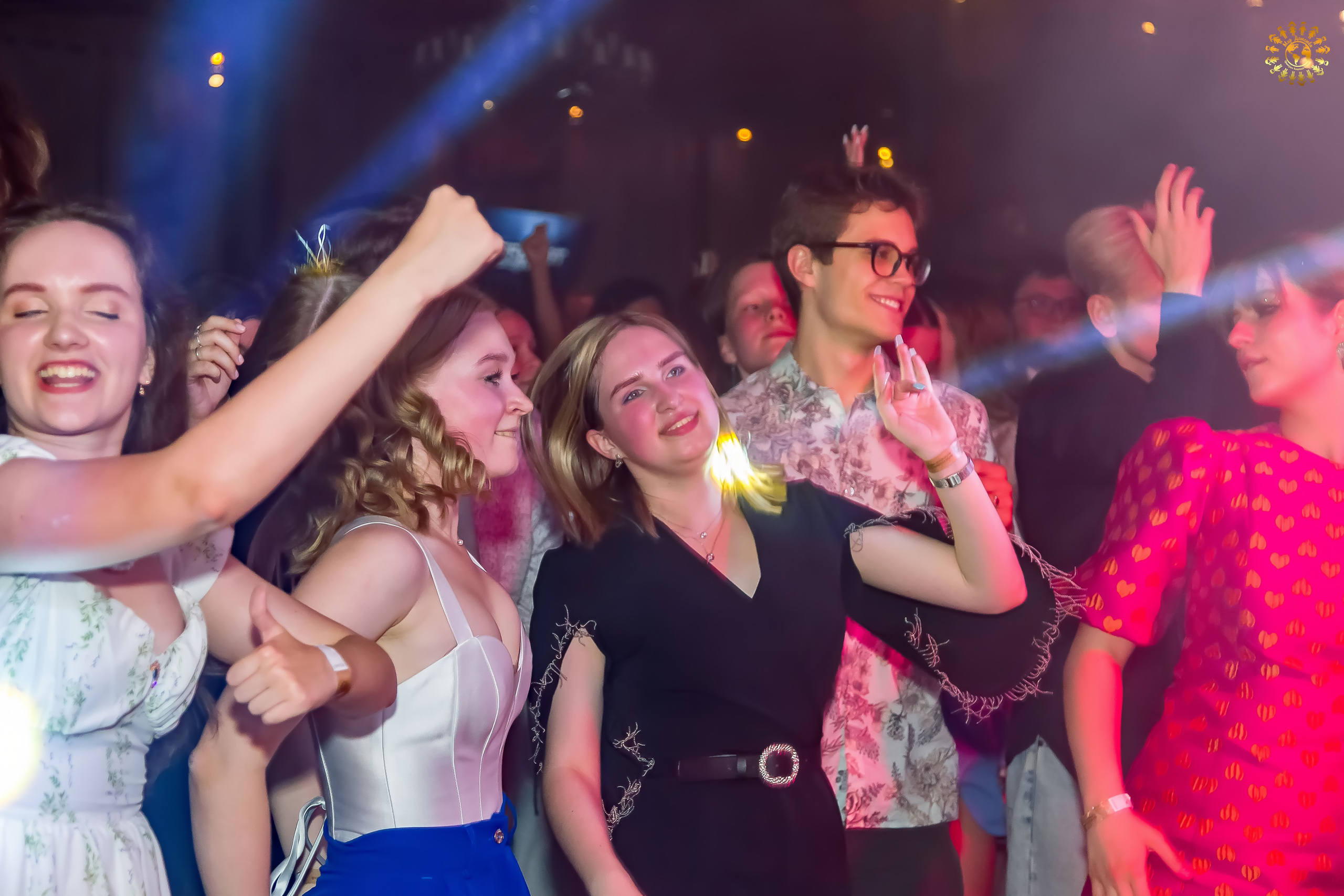 Выпускной 2023 (11-е классы) клуб «Джаггер», Москва. Репортажная съемка в Москве и области. Анималистика