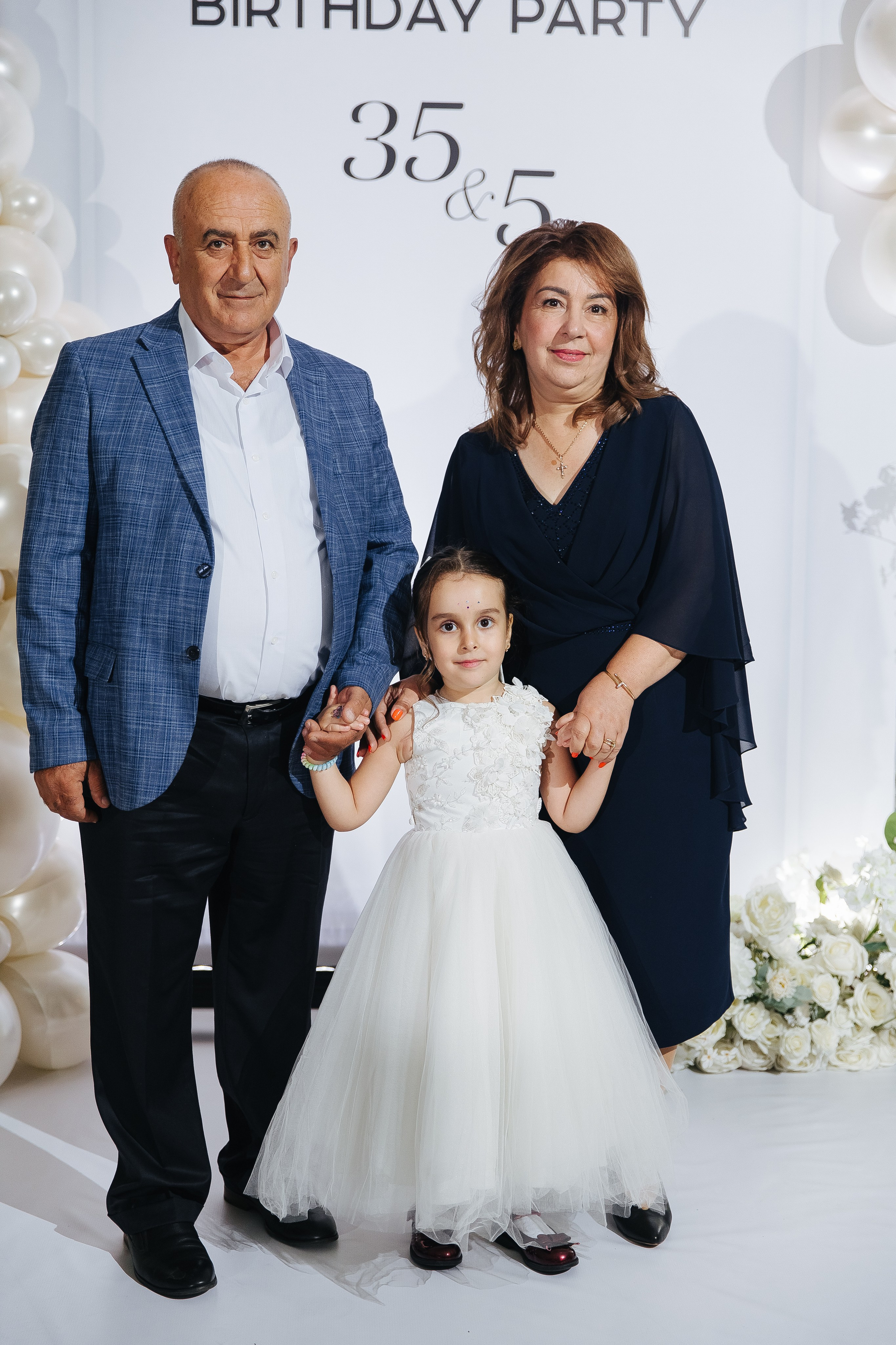 Ани и Назели. 35&5 День рождения, «Янтарь». Фотограф в Красноярске Надежда Воскресенская