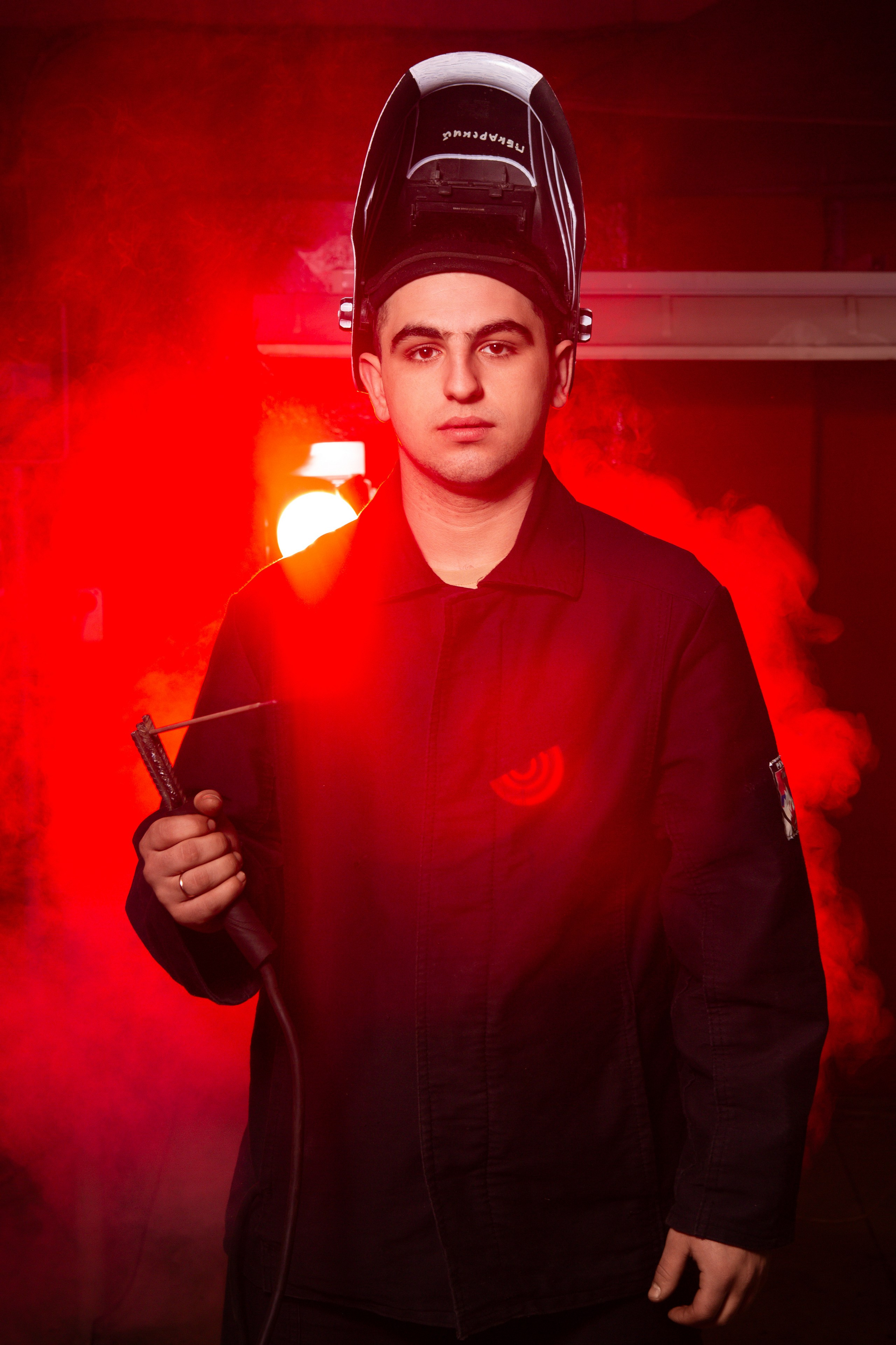 Портретная Фотосессия в Цеху для Выпускников Сварщиков | Твой Альбом Мценск. ТВОЙ АЛЬБОМ / ТВОИ ПРАВИЛА