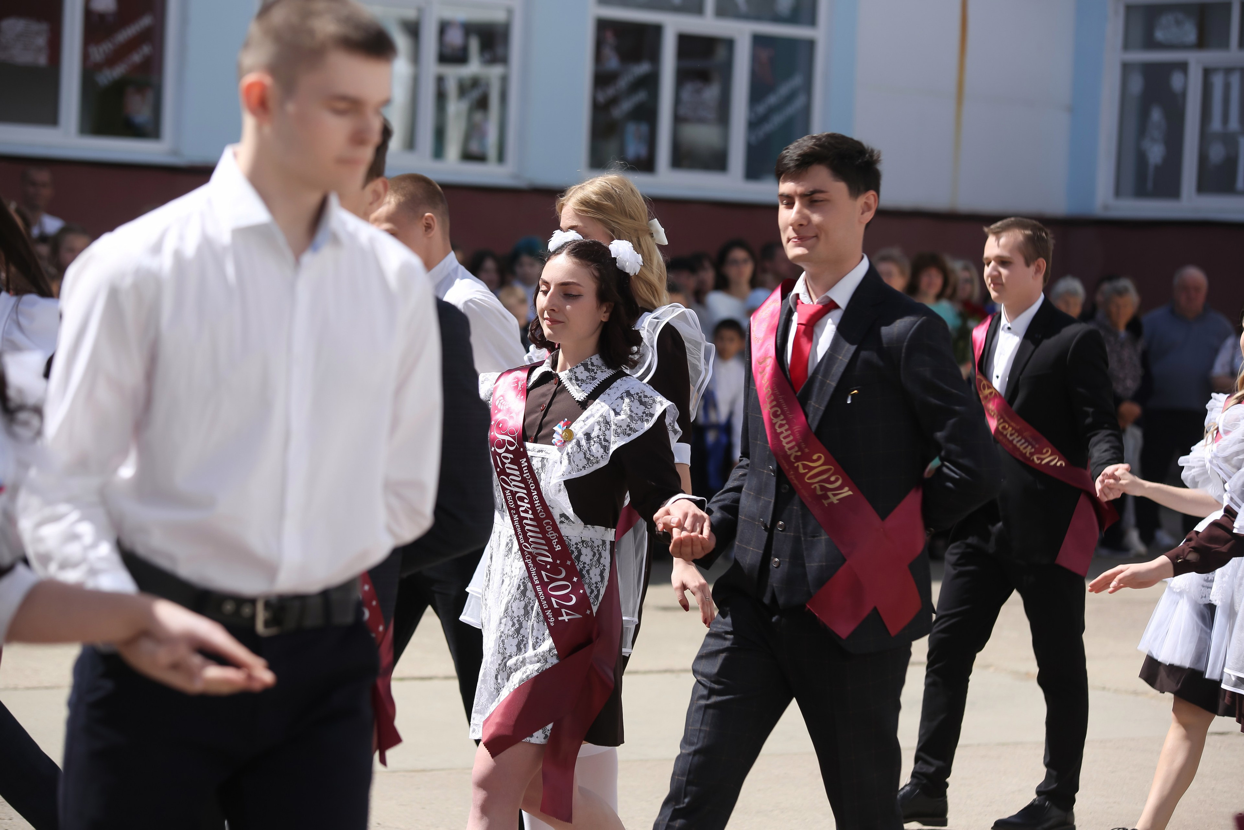 ЛИНЕЙКА «ПОСЛЕДНИЙ ЗВОНОК» 9 ШКОЛА 2024 г МЦЕНСК. ТВОЙ АЛЬБОМ / ТВОИ ПРАВИЛА