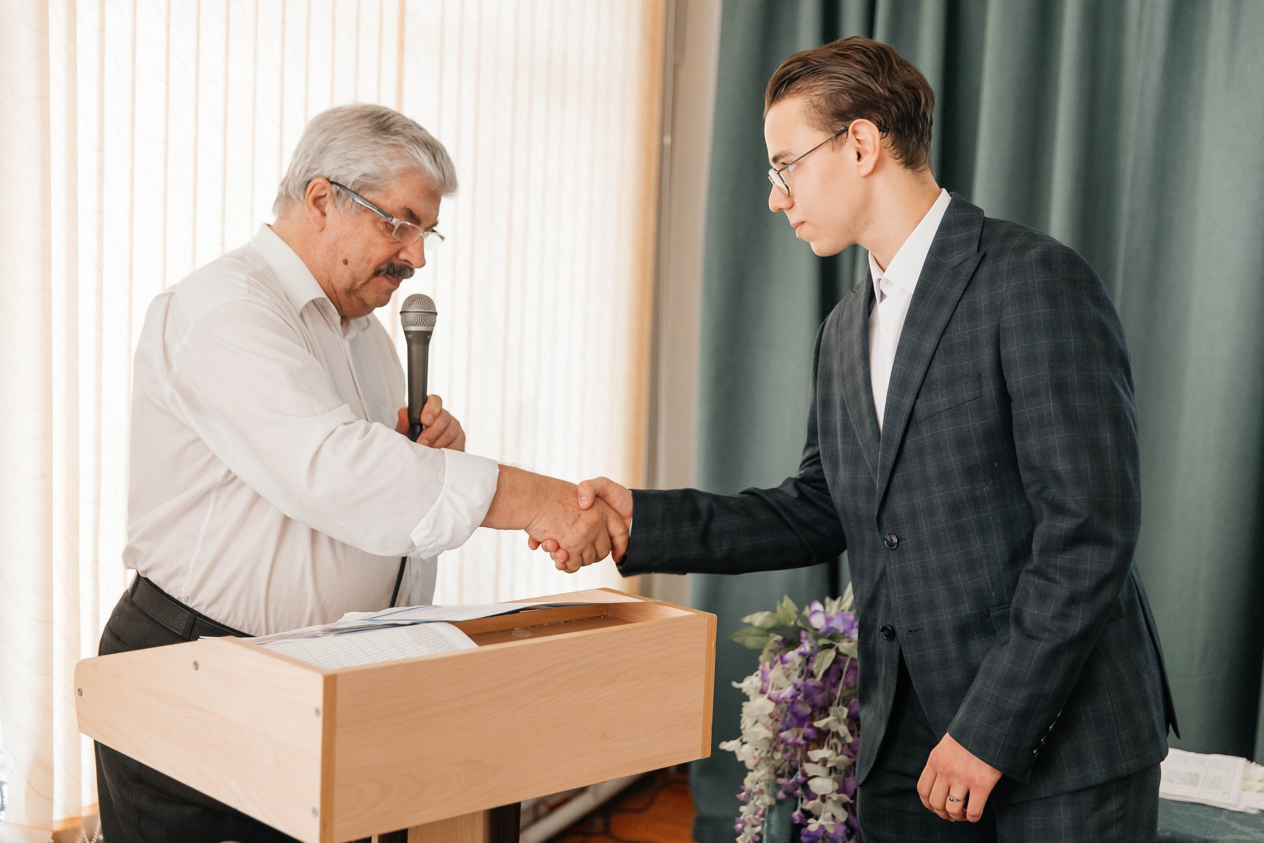 Гимназия Пеленг. _Carpe diem_