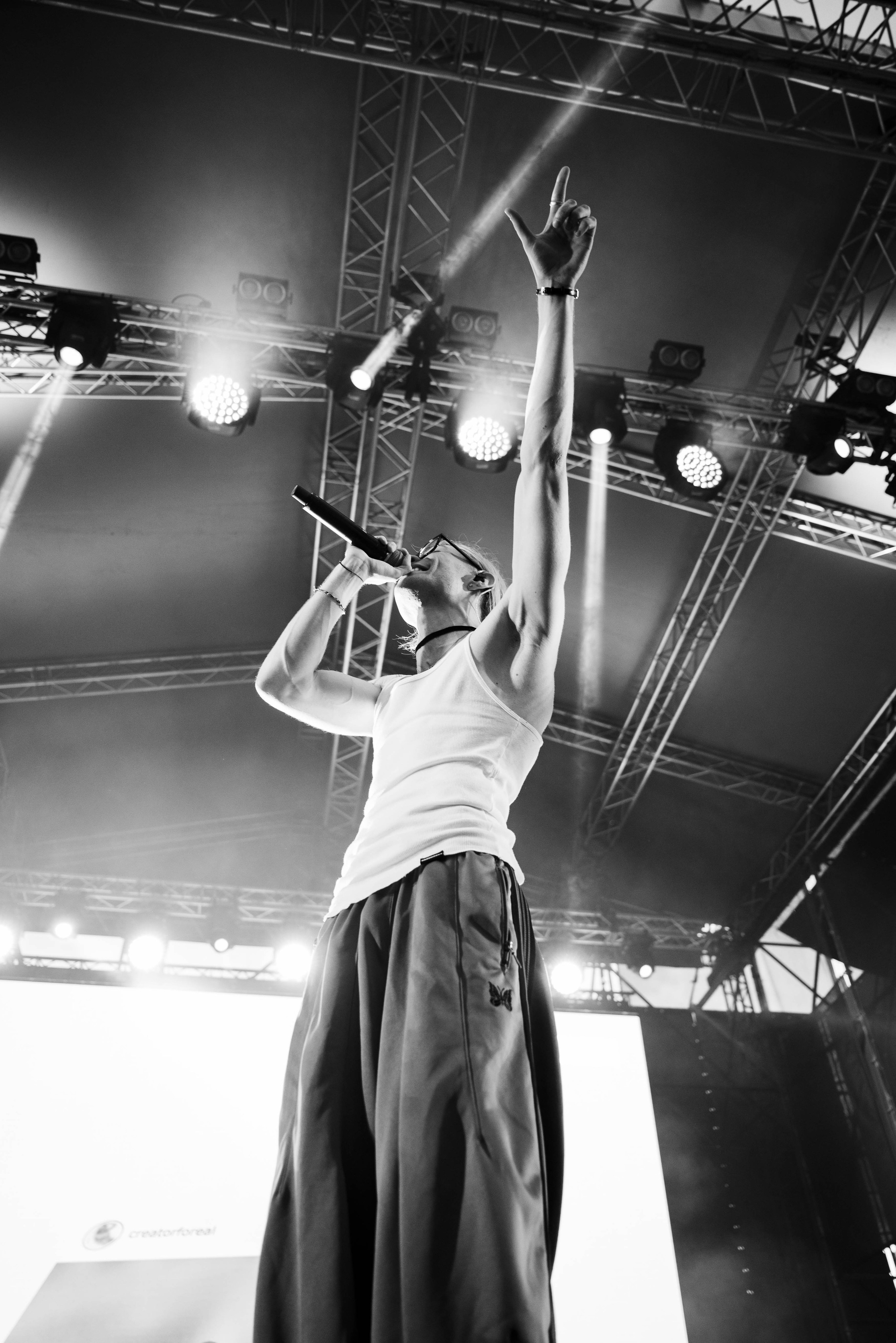 Концерт NKEEI, ARTEM SHILOVETS, UNIQE. Фотограф Нетбай Ксения в Москве Калуге