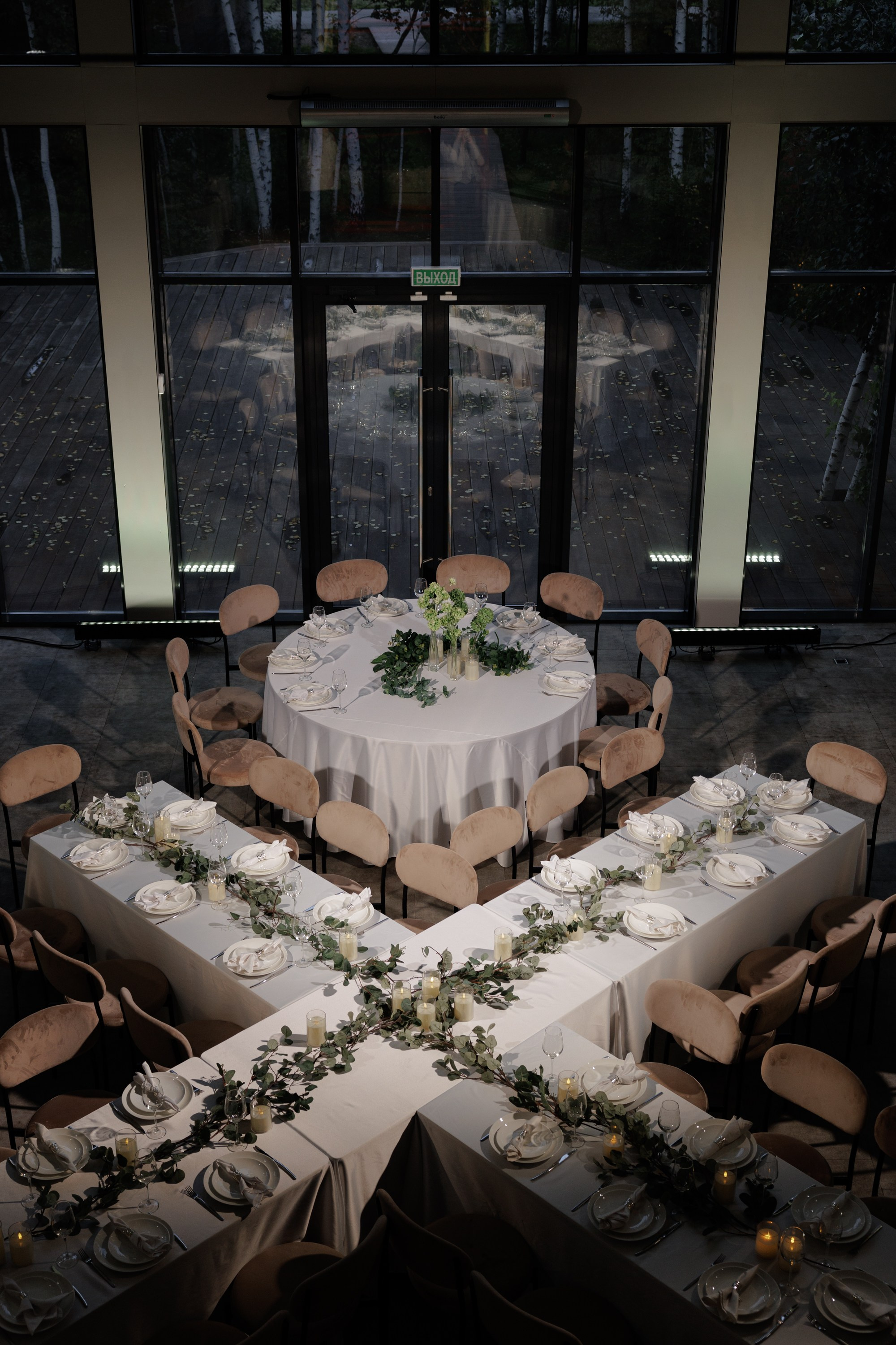 Трендовые расстановки столов в Галант холл. Свадебный фотограф