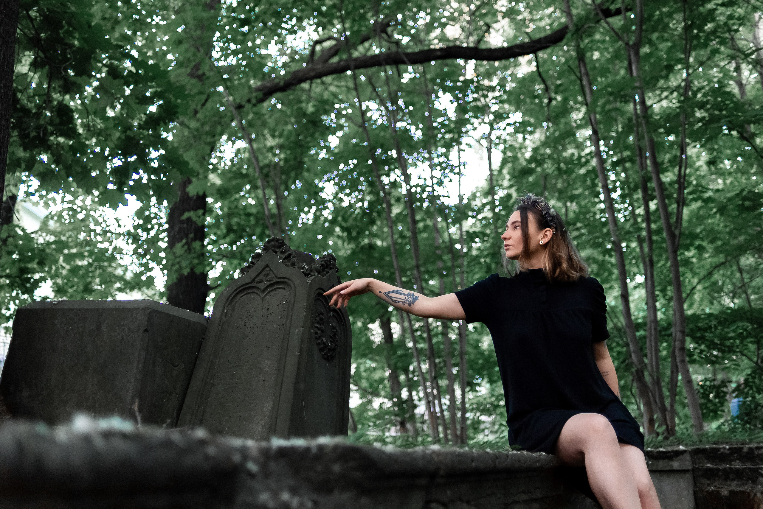 Аня.Cemetery. Фотограф в Санкт-Петербурге. Диана Шкутова