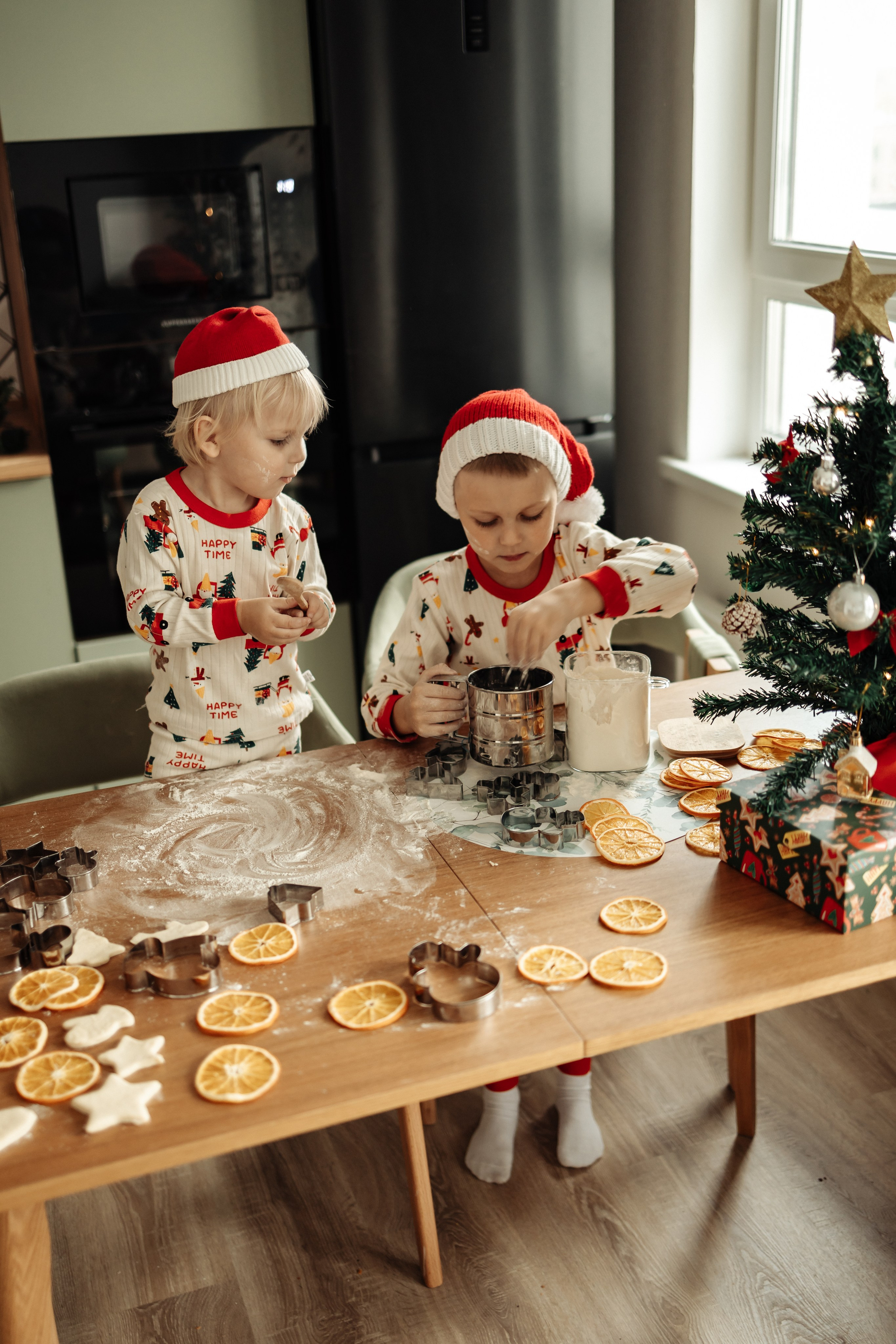 Новогодняя съёмка Валерии и её чудесных сыновей. Семейный и детский фотограф в Москве Маргарита Сереброва
