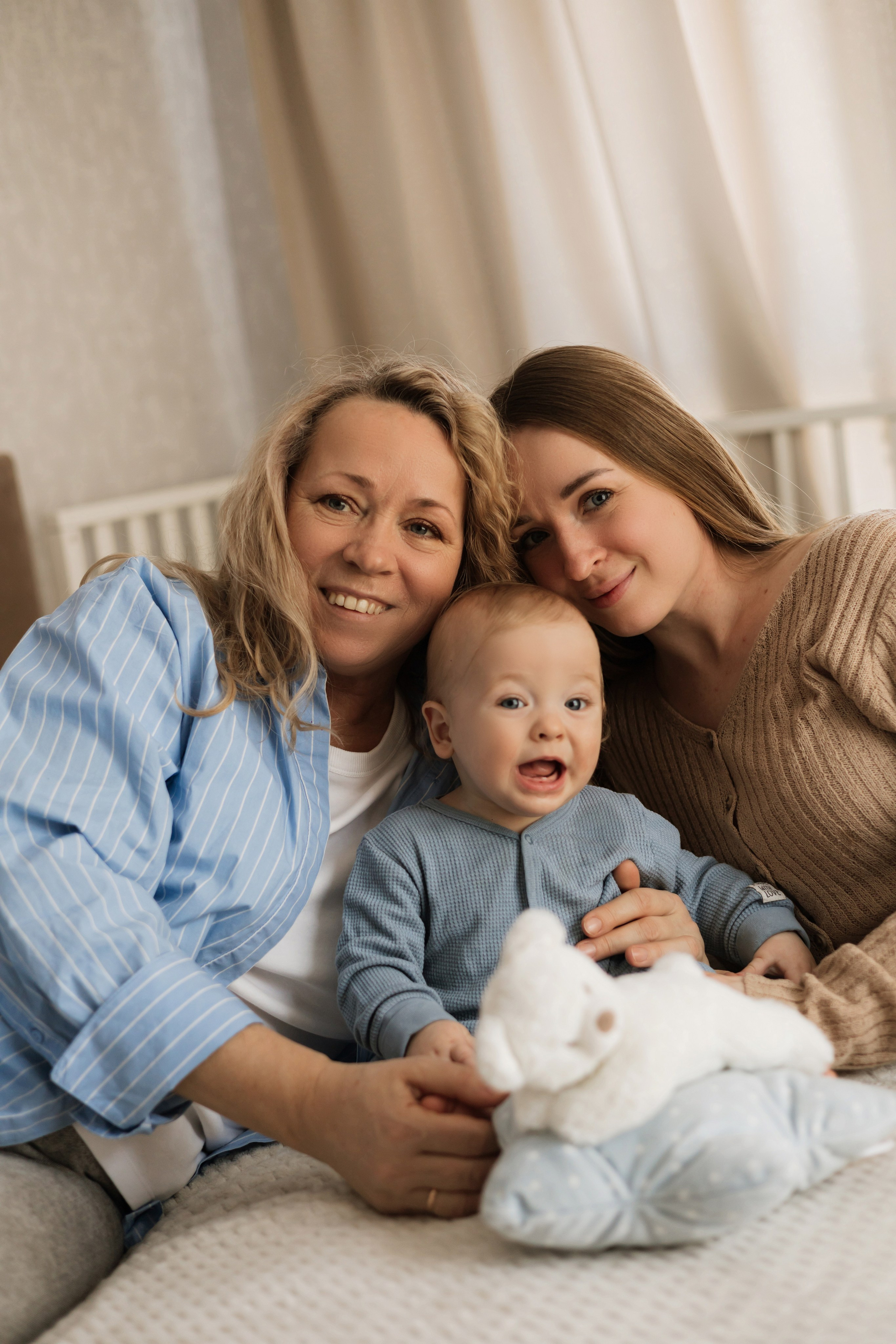 Тимоша с мамой и бабушкой. Фотограф в Кемерово Миллер Анна