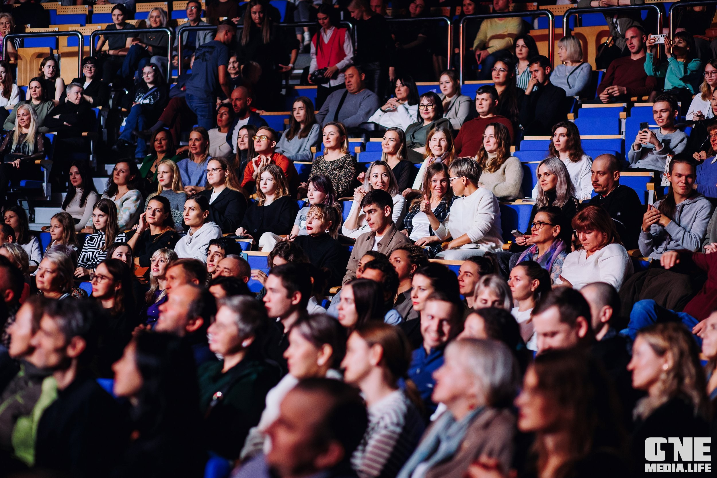 Фоторепортаж с концерта Ёлки. One Media Life: фоторепортажи, фотоотчеты с мероприятий и заведений
