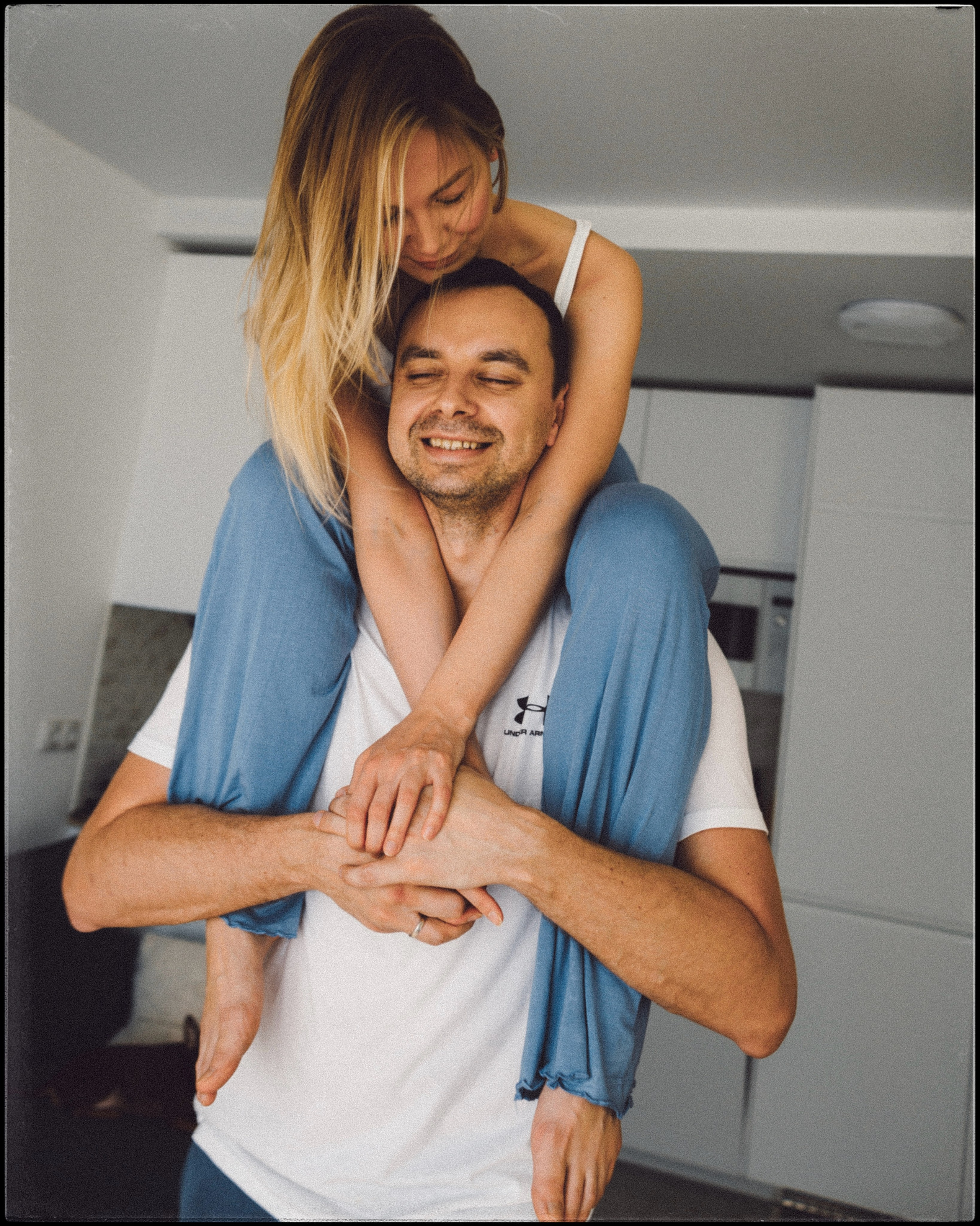 Лавстори дома. Женский и лавстори фотограф в Москве Елена Аксютко