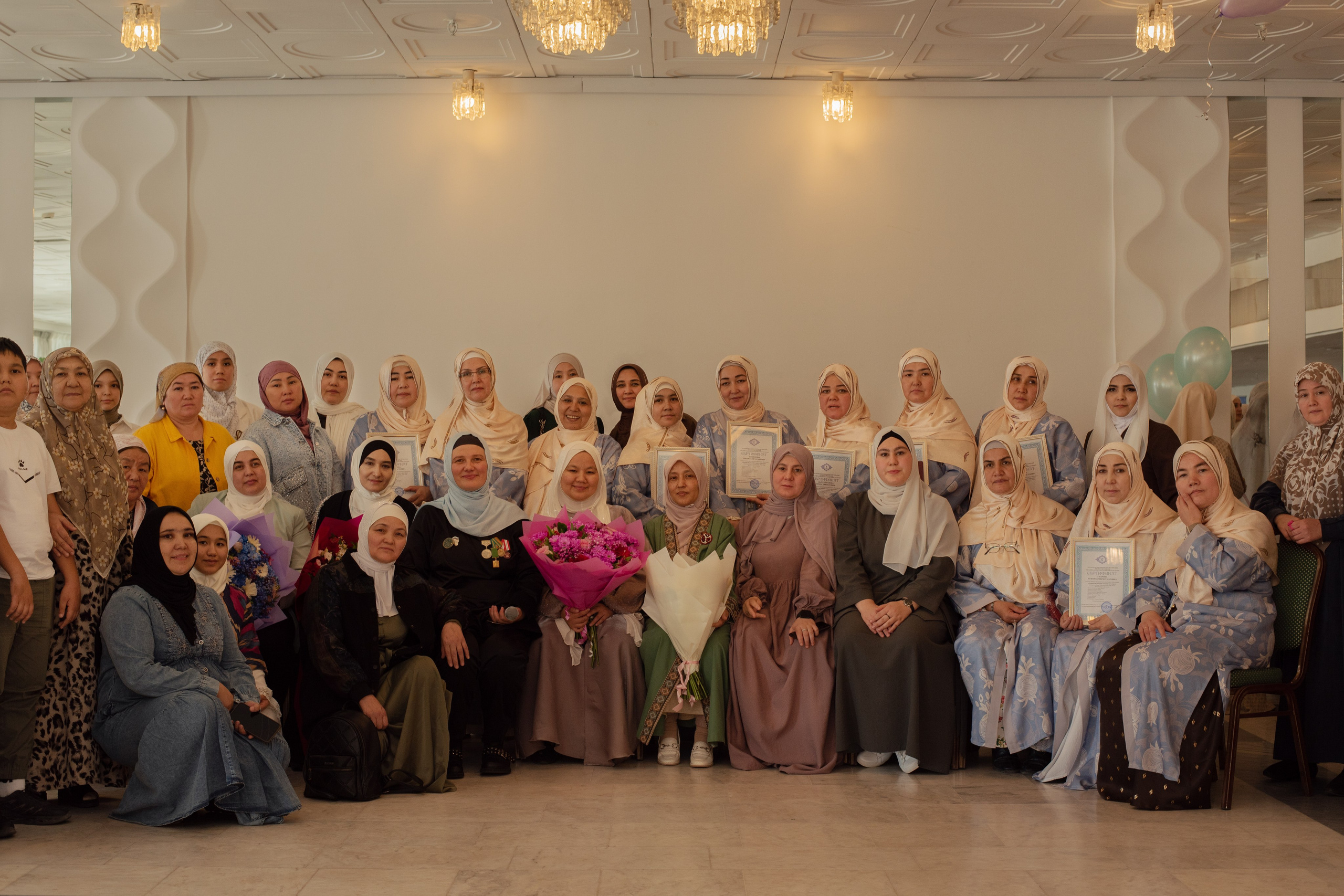 Выпускной в Евразийской женской гуманитарной академии. Лина Курочка — ваш фотограф