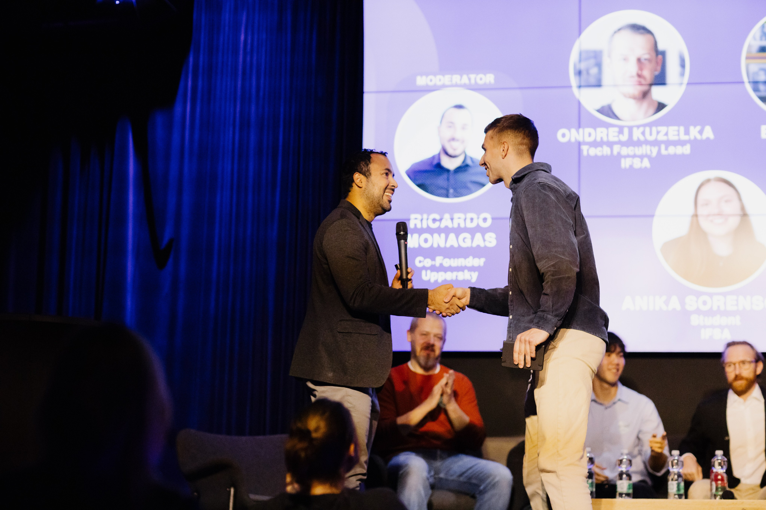 IFSA | Форум образования в эпоху ИИ. Фотограф в Праге Александр Пивоваров