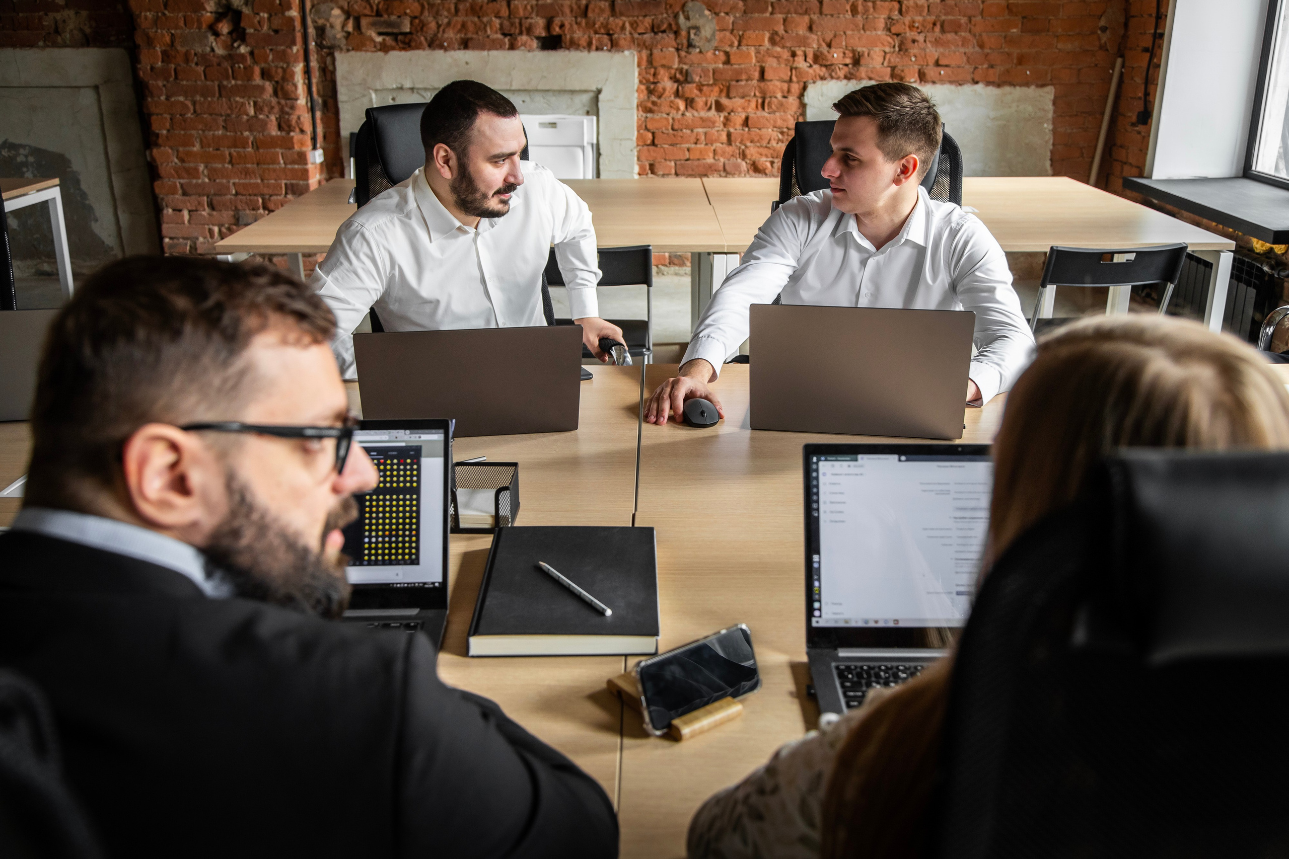 Фотосессия для бизнеса, контент для соцсетей, фото сотрудников. Свадебная, репортажная и бизнес съёмка в Ростове-на-Дону