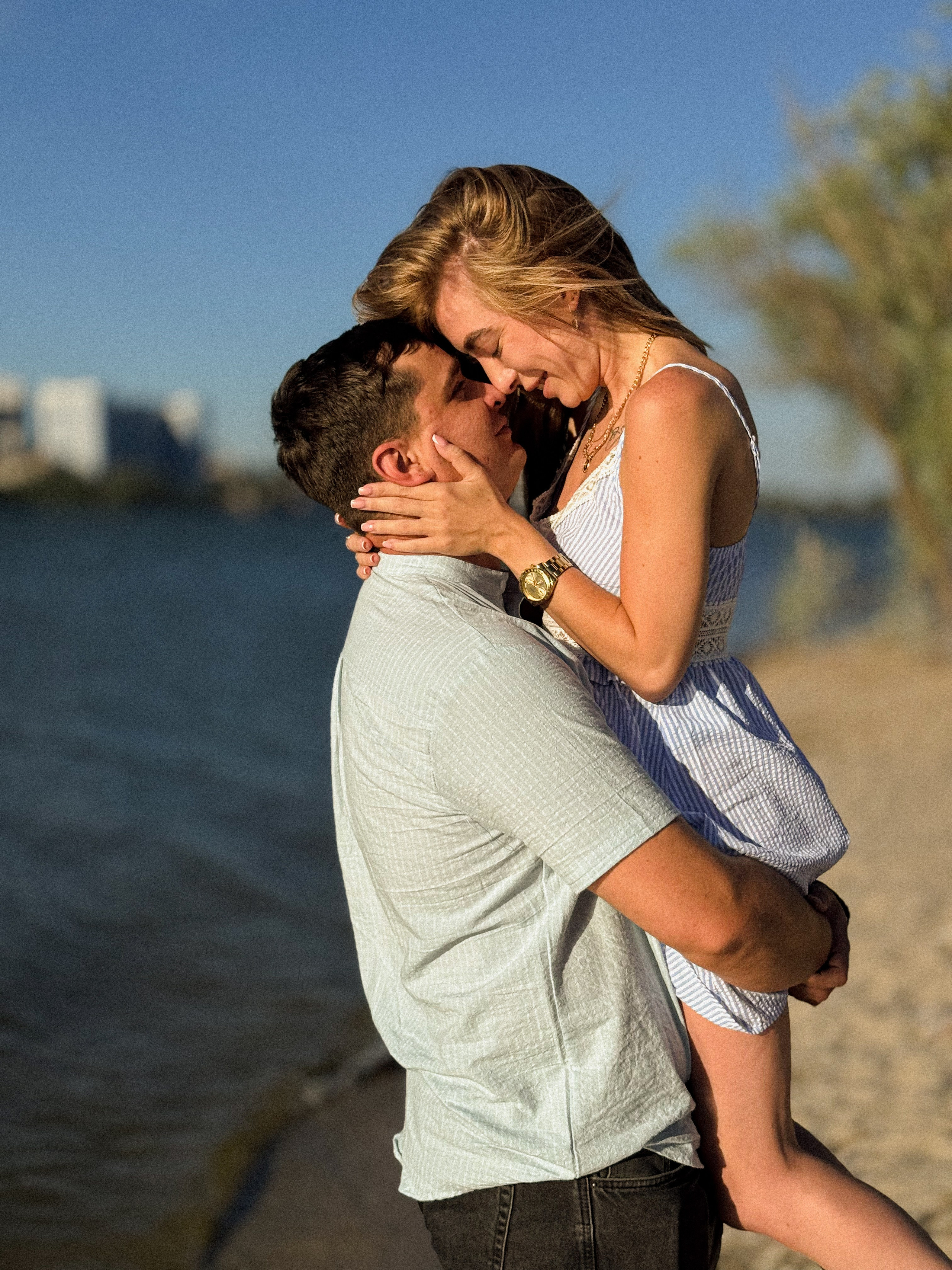 LOVE STORY. Мобильный фотограф рилсмейкер в Ростове-на-Дону Пипаш Екатерина