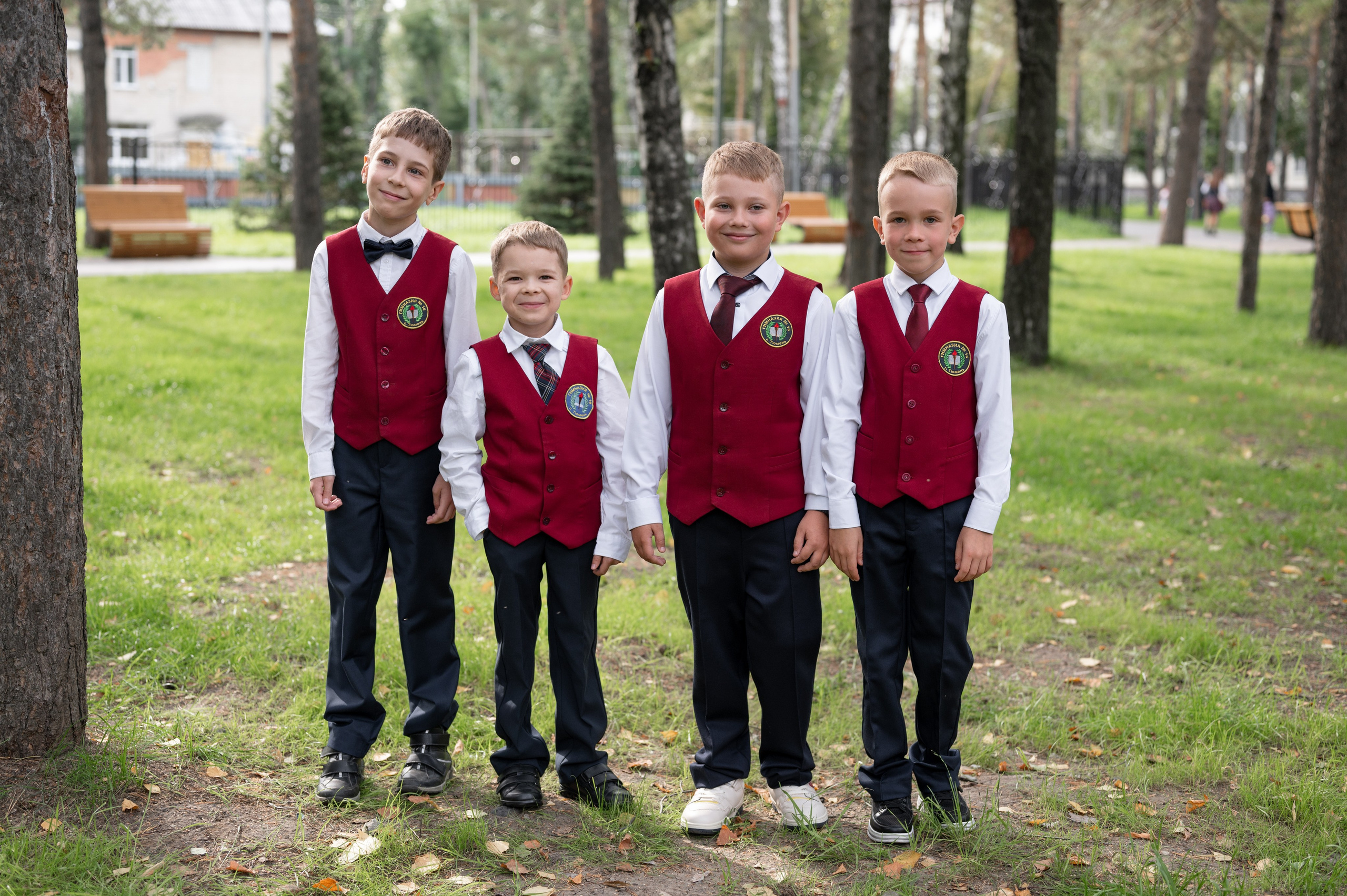 1 сентября 16 гимназия 2 класс (линейка + в классе+ на улице). Фотограф новорожденных, семейный детский в Тюмени Татьяна Морозова