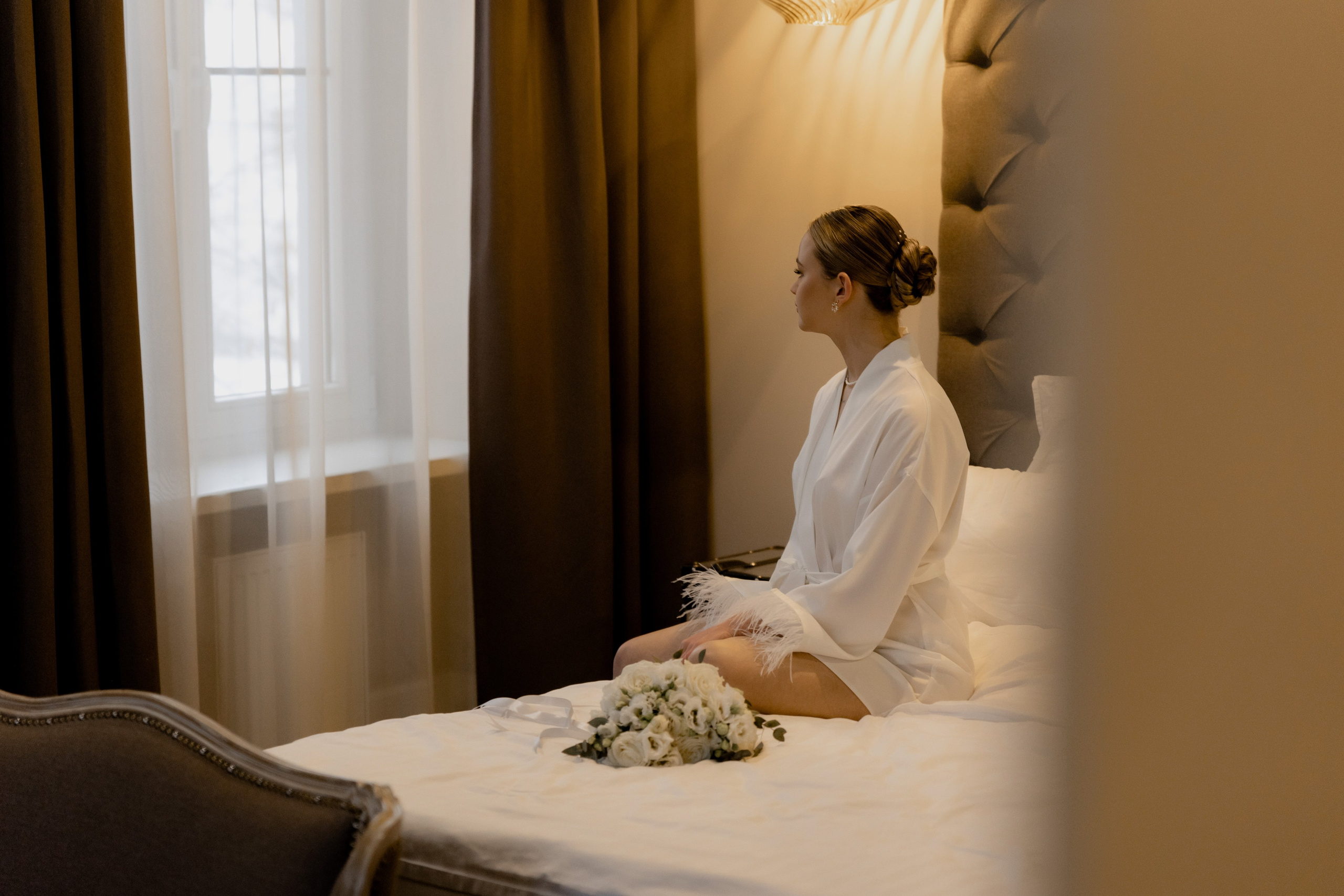 Свадебная фотосессия в отеле Чайковский г. Калининград. Свадебный фотограф Калининград