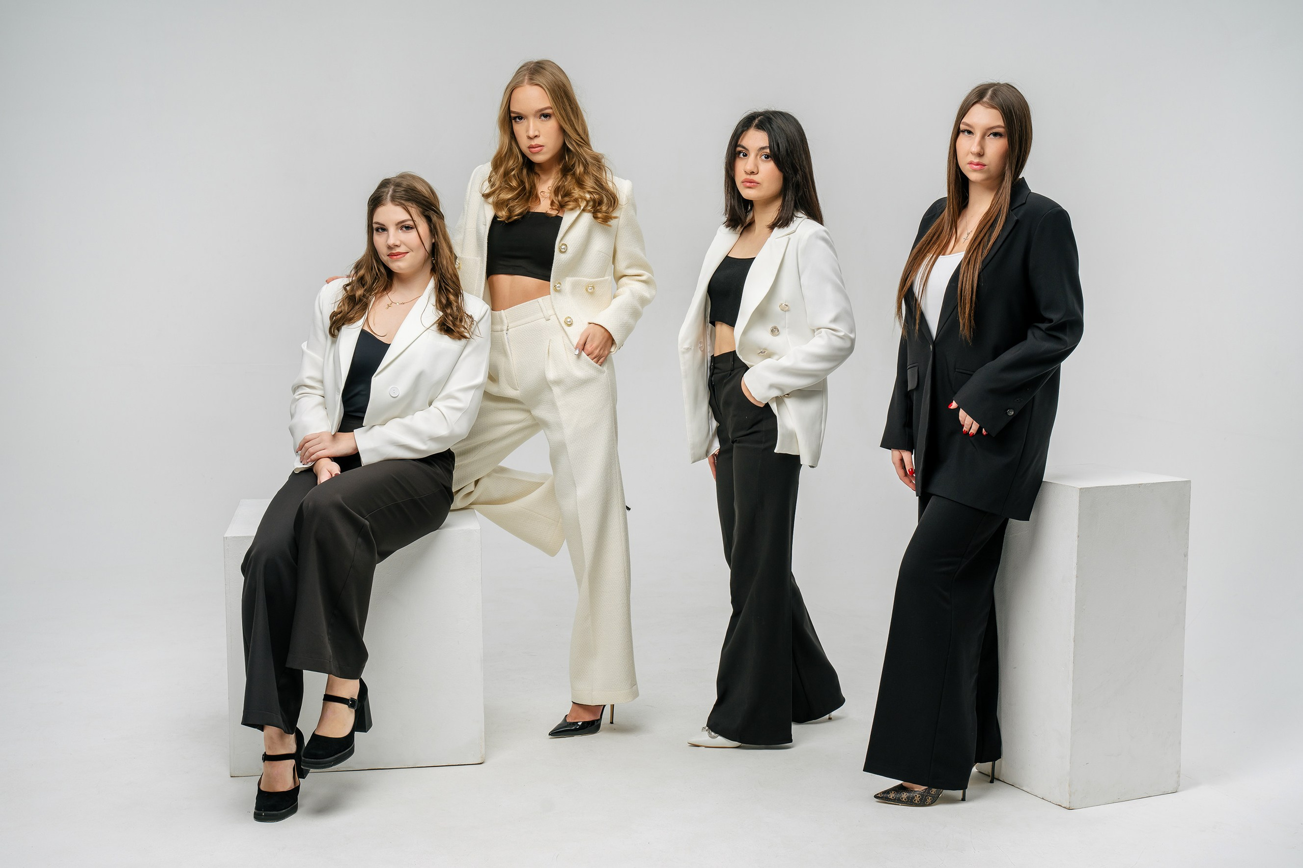 Выпускные альбомы, школьные фотосессии в городе Новороссийске