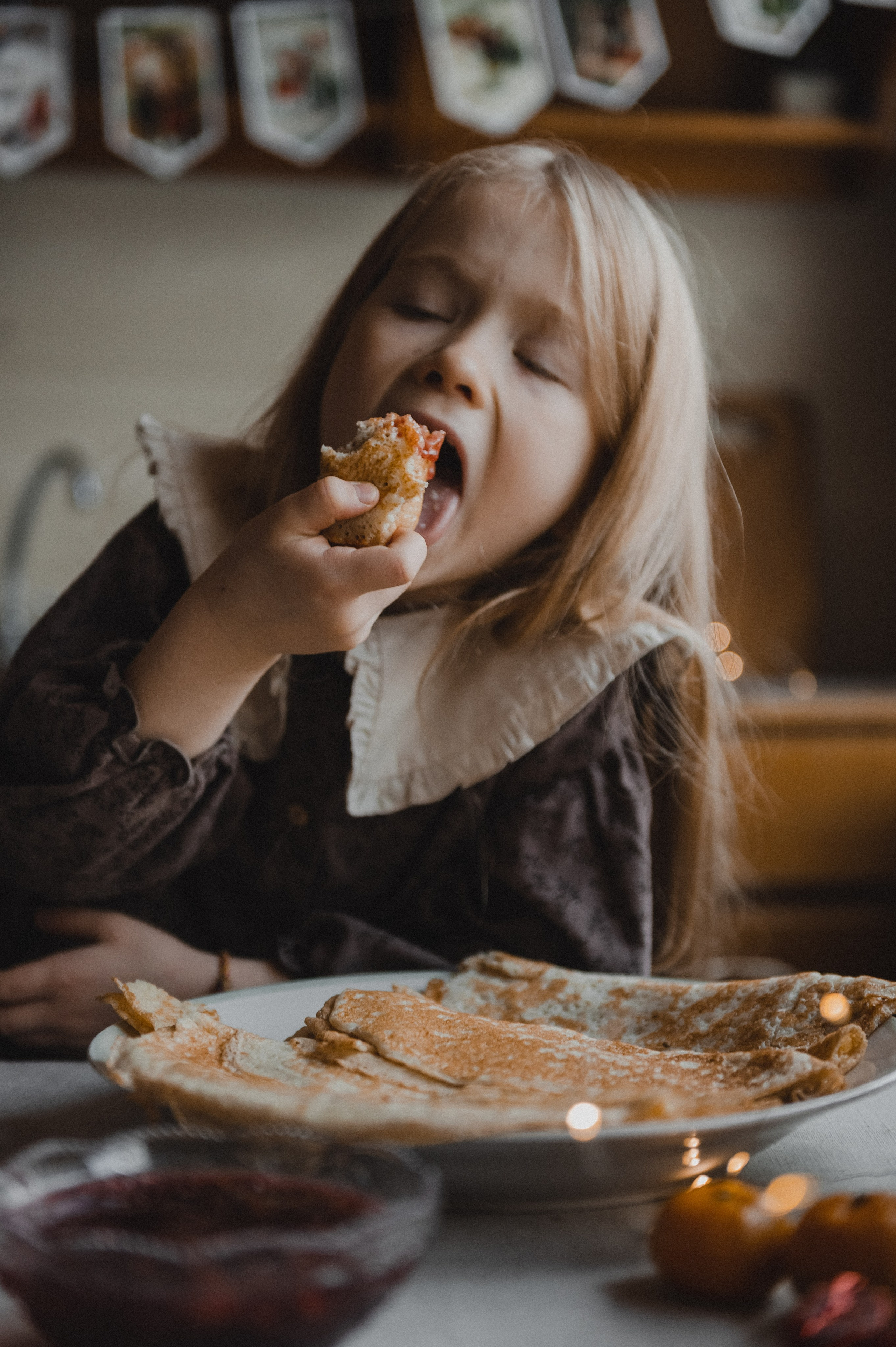 На блины к бабушке🤍. Свадебный и семейный фотограф Катя Шайни
