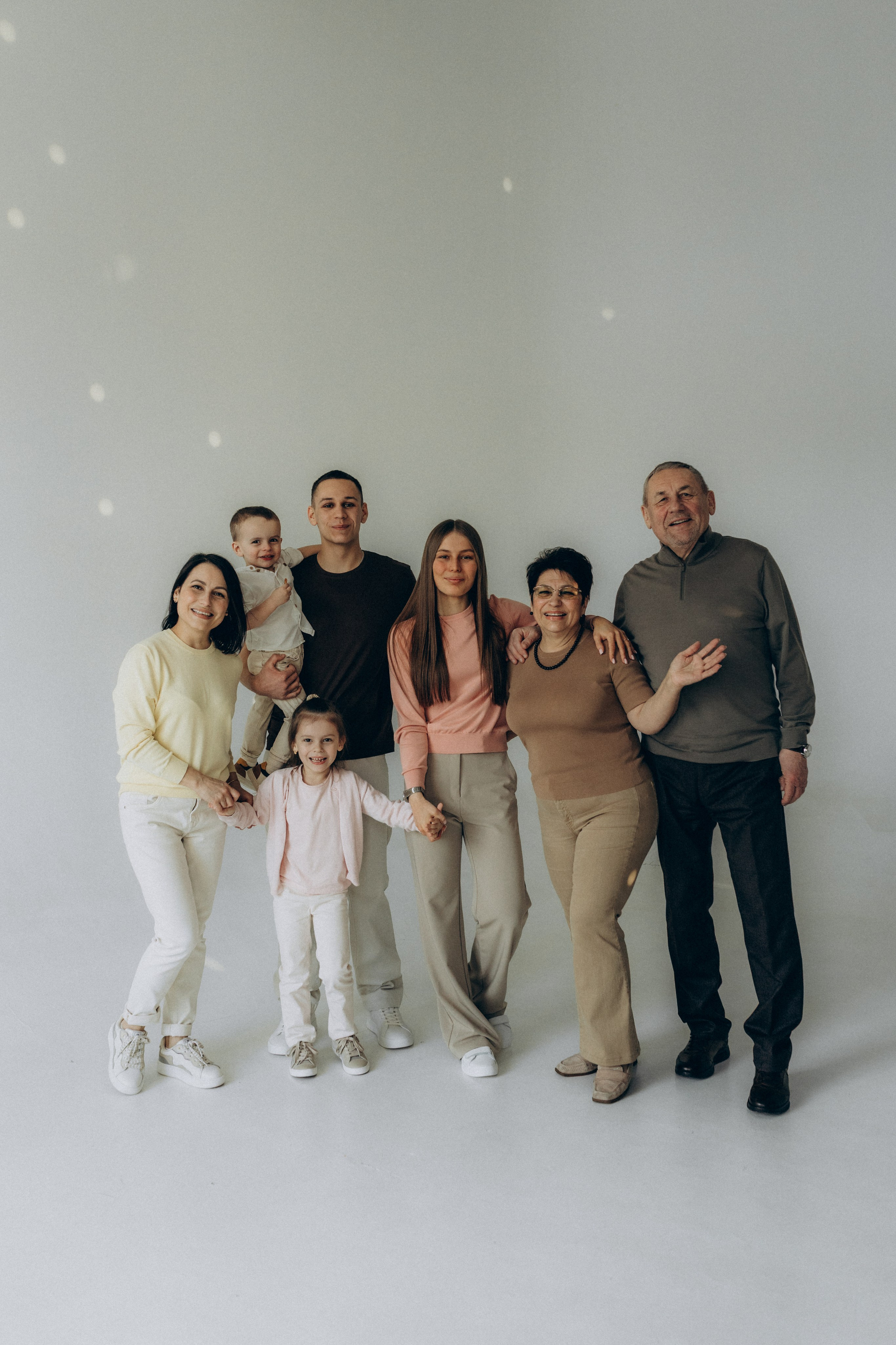 Семейная съёмка на циклораме. Фотограф НОГИНСК, Москва, Анастасия Белая