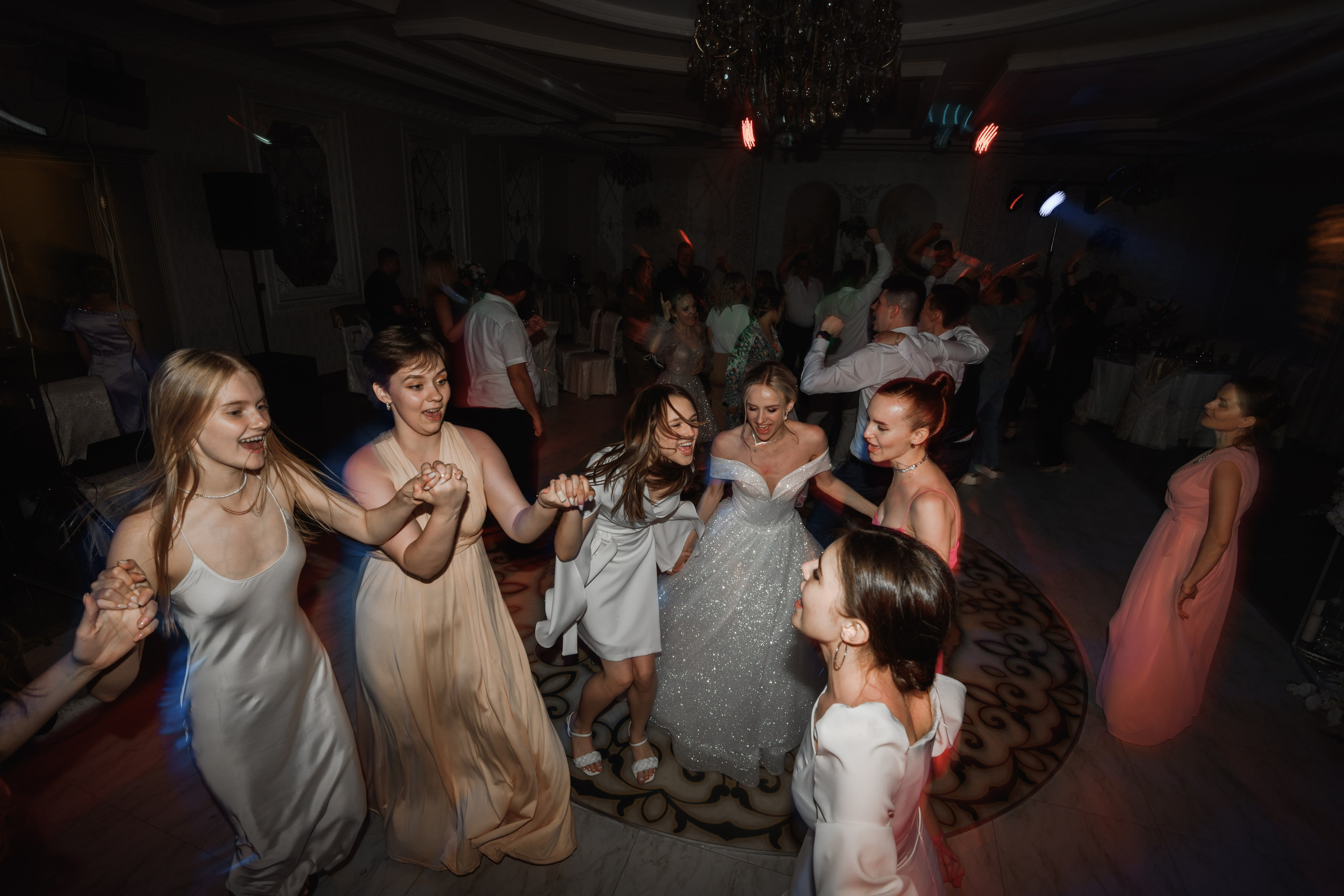 B & A. Свадебный фотограф в г. Астрахань. Так же выезжаю в другие города