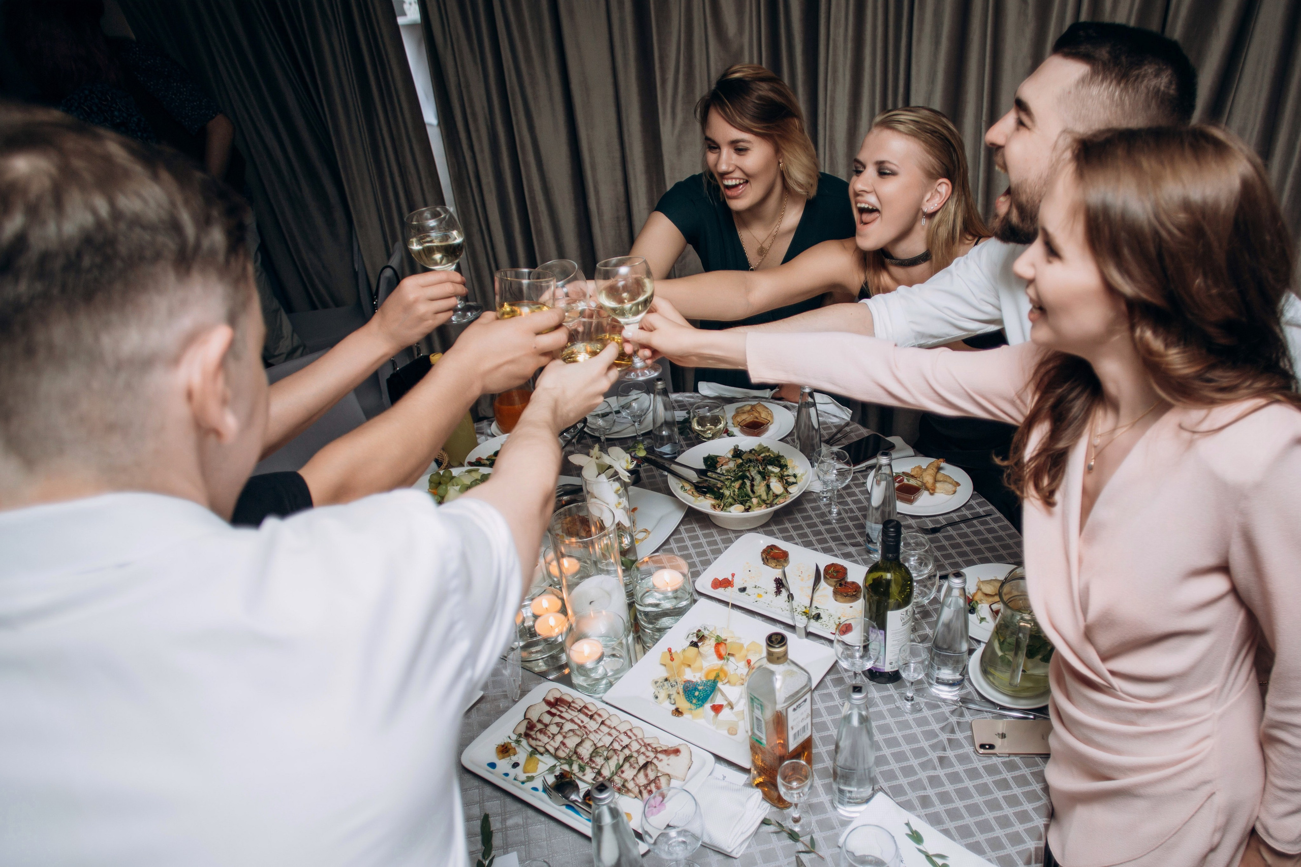 Свадьба на катере. Свадебный фотограф в Санкт-Петербурге Вика Стукачева