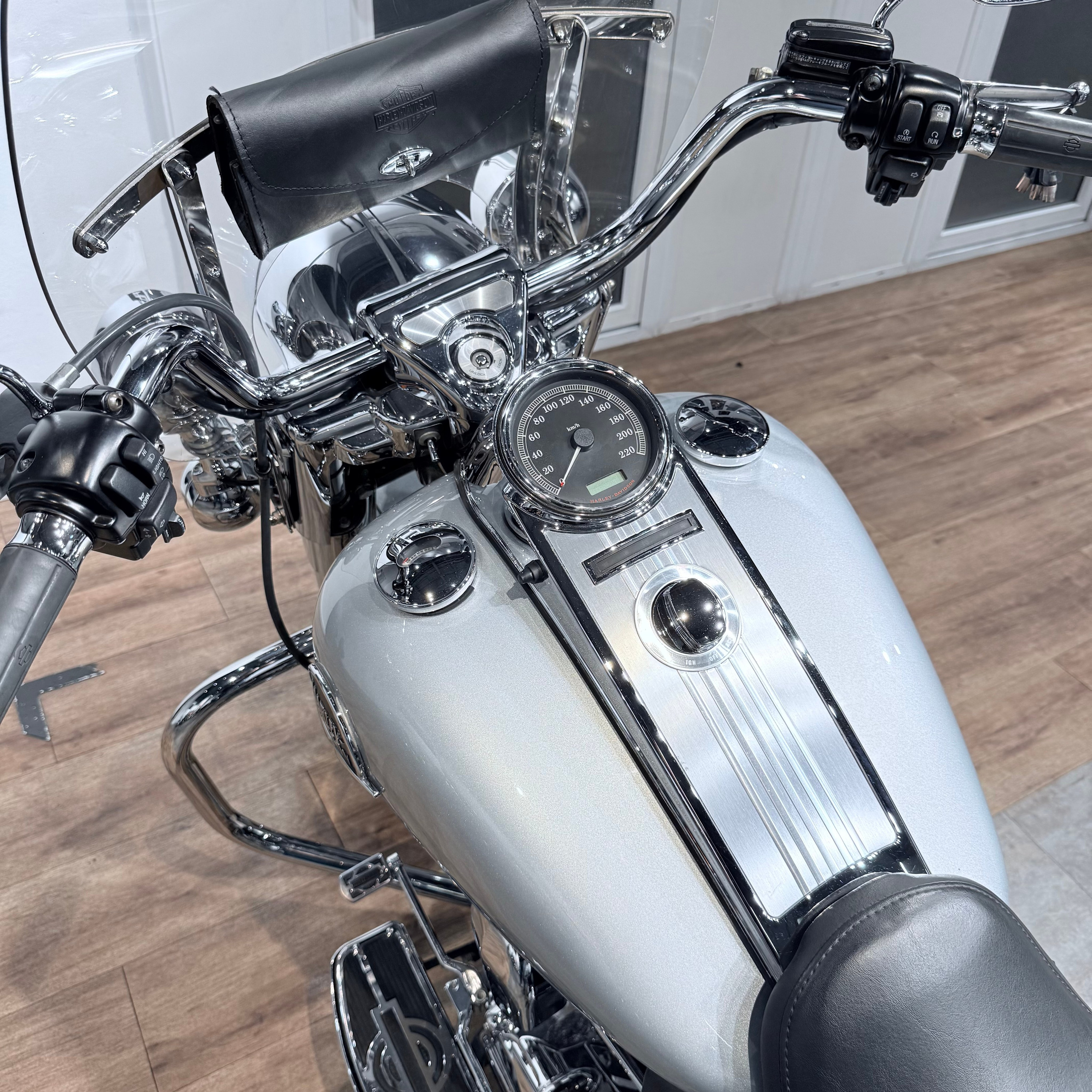 2010 Rоad Кing АBS Light Gray Pearl. Hello Davidson, Москва. Только хорошие мотоциклы…