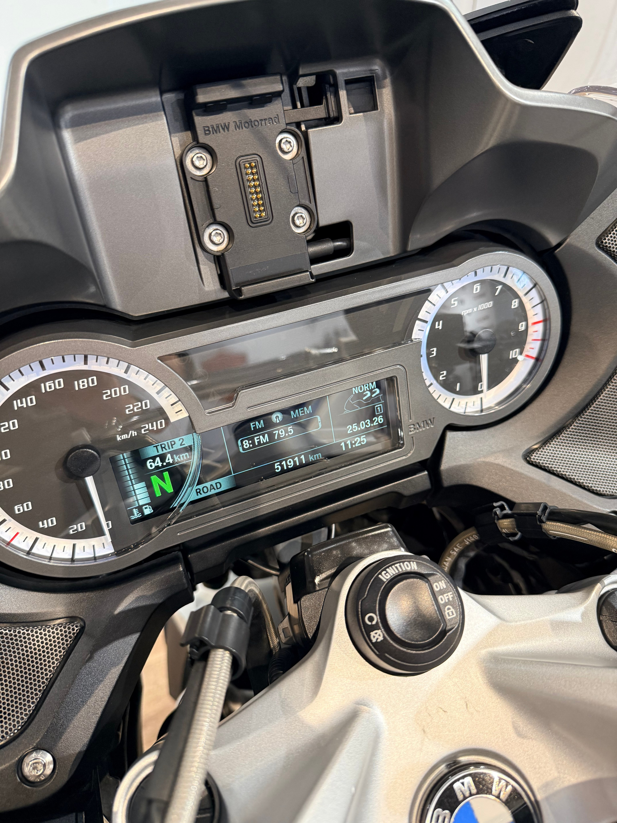 2015 BMW R1200RT Alpine White (VIN *WB10*5073). Hello Davidson, Москва. Только хорошие мотоциклы…