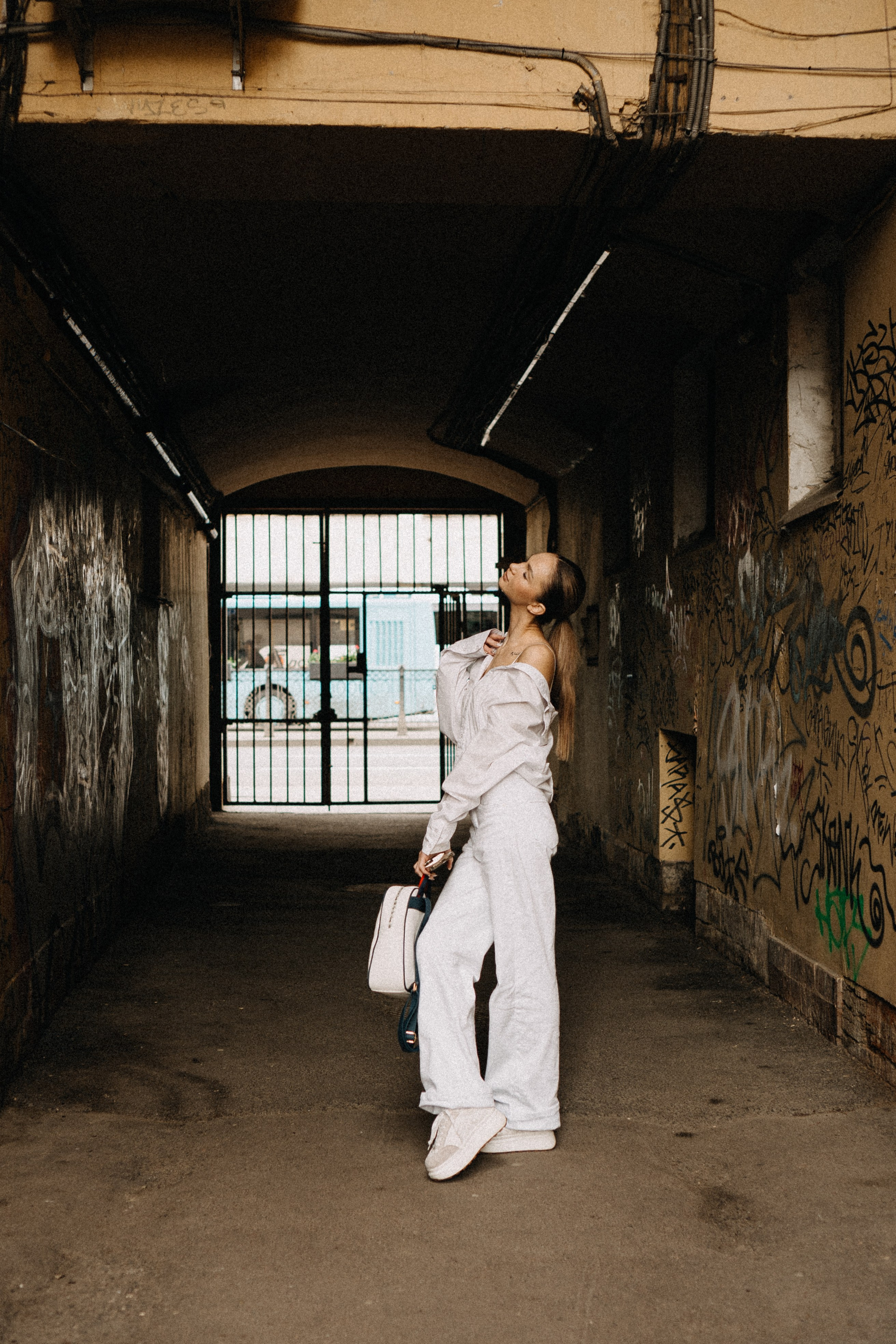 МЫ ГУЛЯЛИ ПРО КРЫШАМ ПИТЕРА. Профессиональный фотограф, Санкт-Петербург — Виктория Богомолова