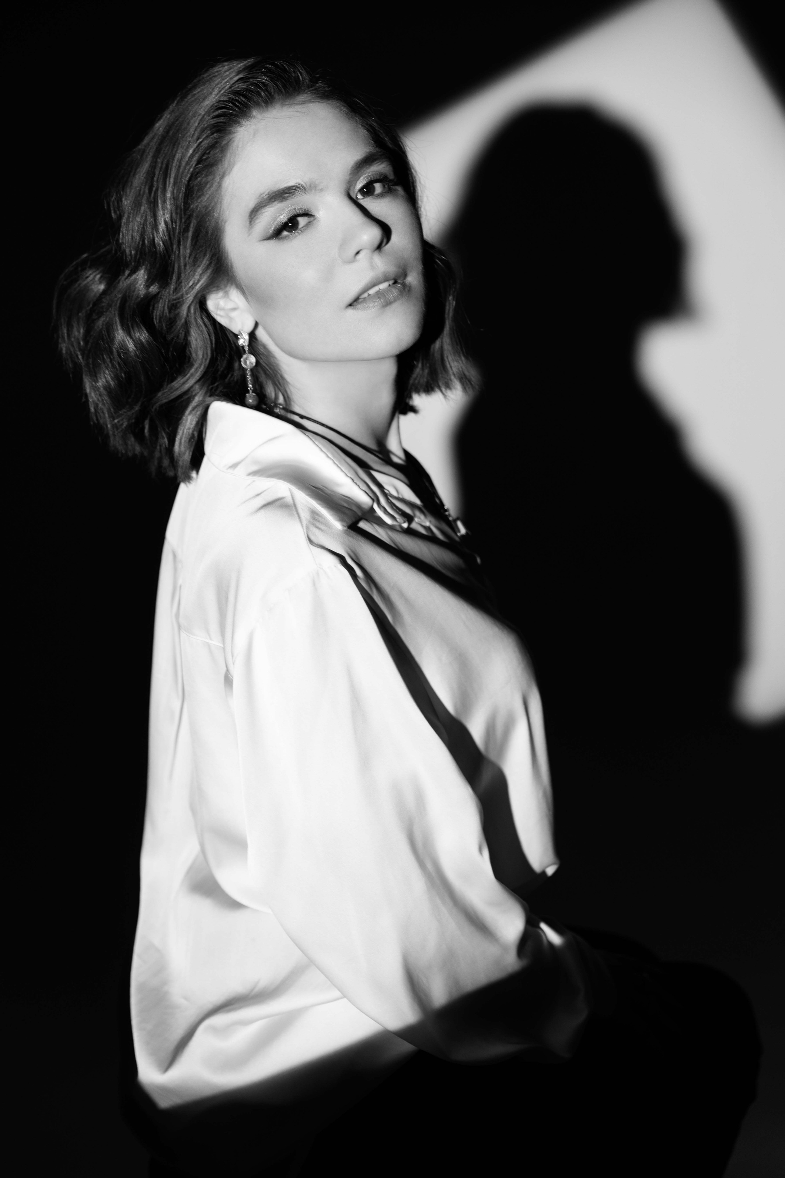 Portfolio. Volume II: «Портреты. Лица Ленинград Центра без масок». Ира Сафронова — фотограф и нейровизуализатор | бизнес-съёмки, портреты, нейровизуалы для брендов, Санкт-Петербург и Москва