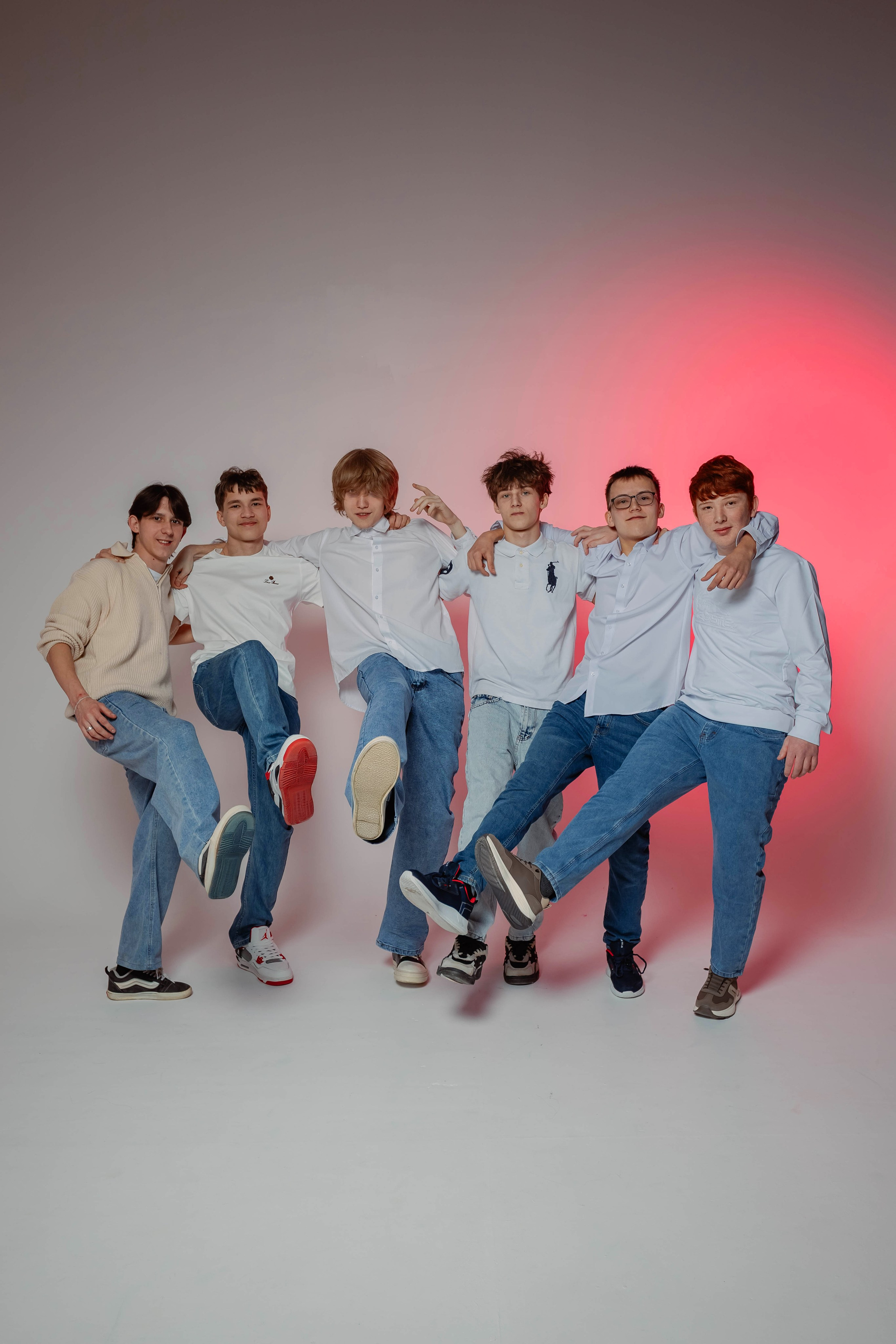 Позирование группы. Выпускные альбомы для детского сада и школы