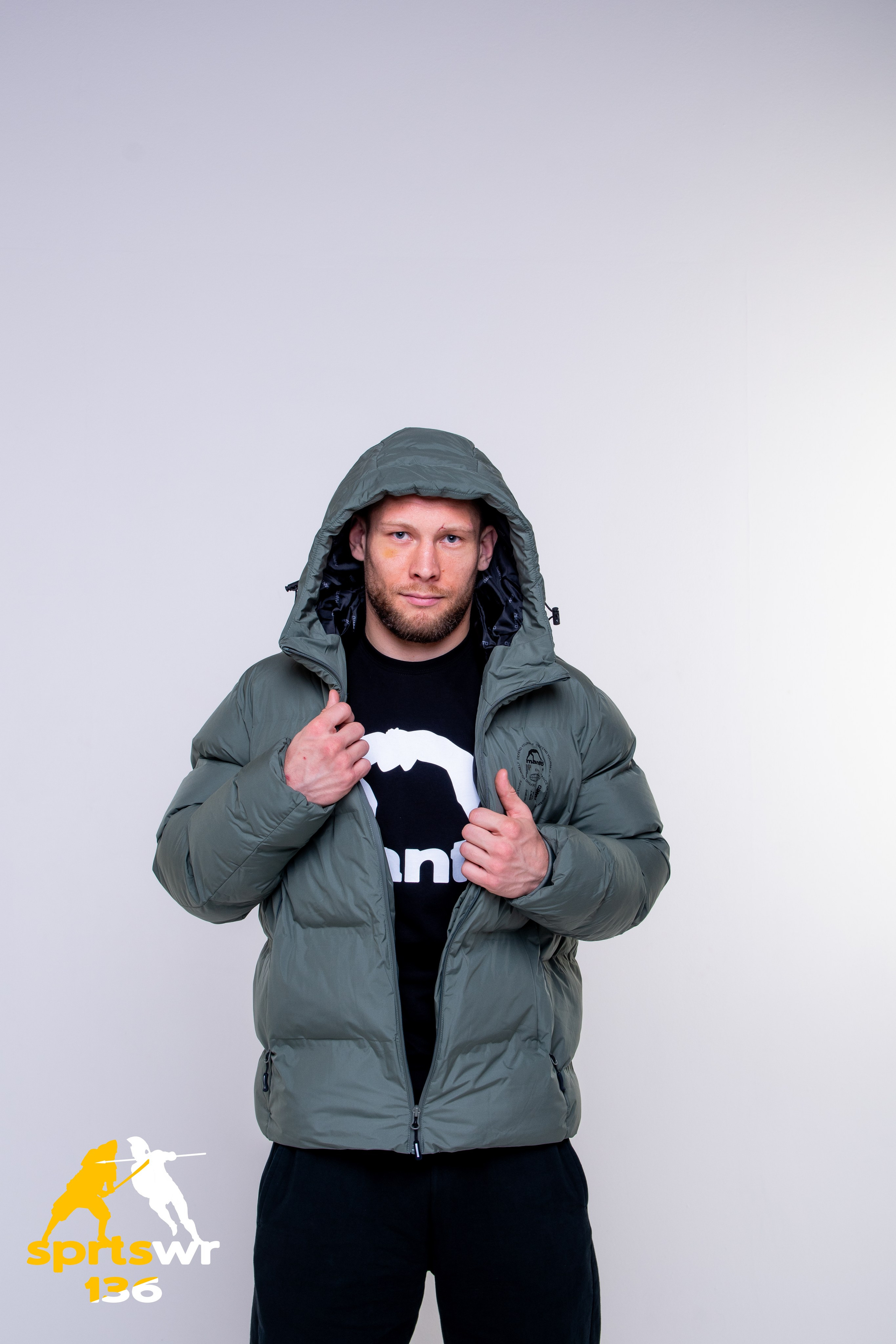 Одежда для мужчин. Профессиональная фотостудия в Санкт-Петербурге «Точка»