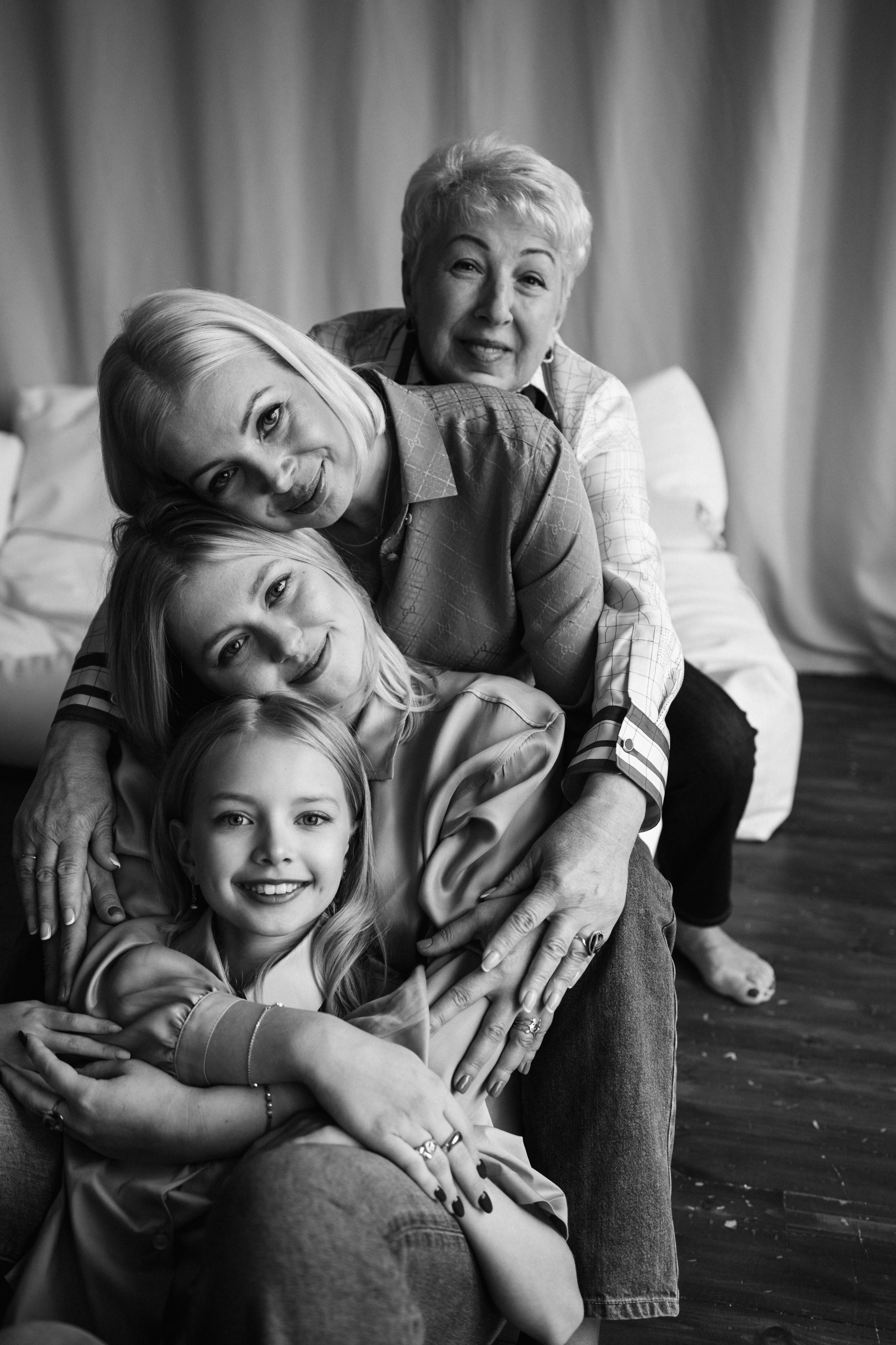 Семейная фотосессия Москва, семейный фотограф в Москве, семейная фотосессия, детский фотограф, семейная фотосессия в студии, фотосессия поколения, поколение, фотосессия всей семьи