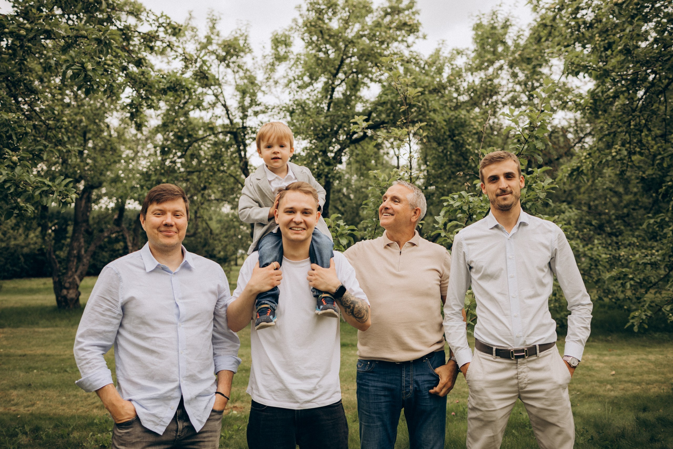 Семейная фотосессия, фотосессия поколения, фотосессия большой семьи, семейная фотосессия в парке, семейная фотосессия в Коломенском, Коломенское