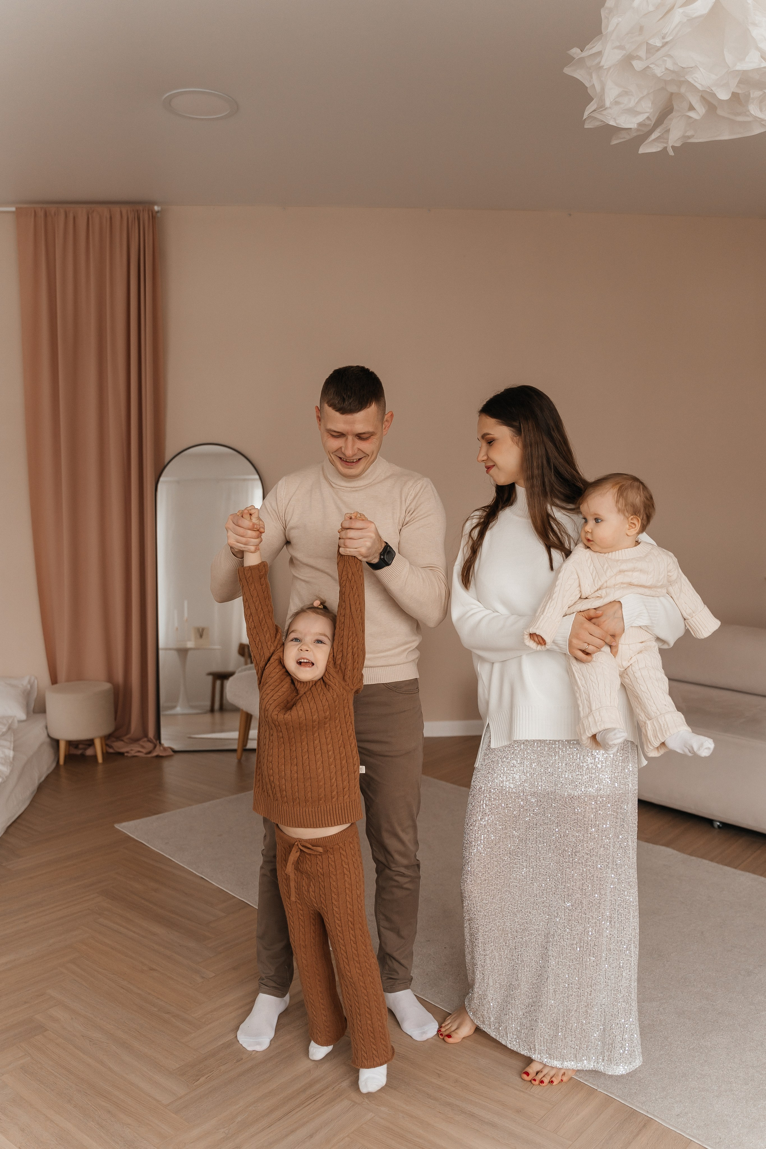 Сережа, Юля, Василиса и Дарина. Волик Мария