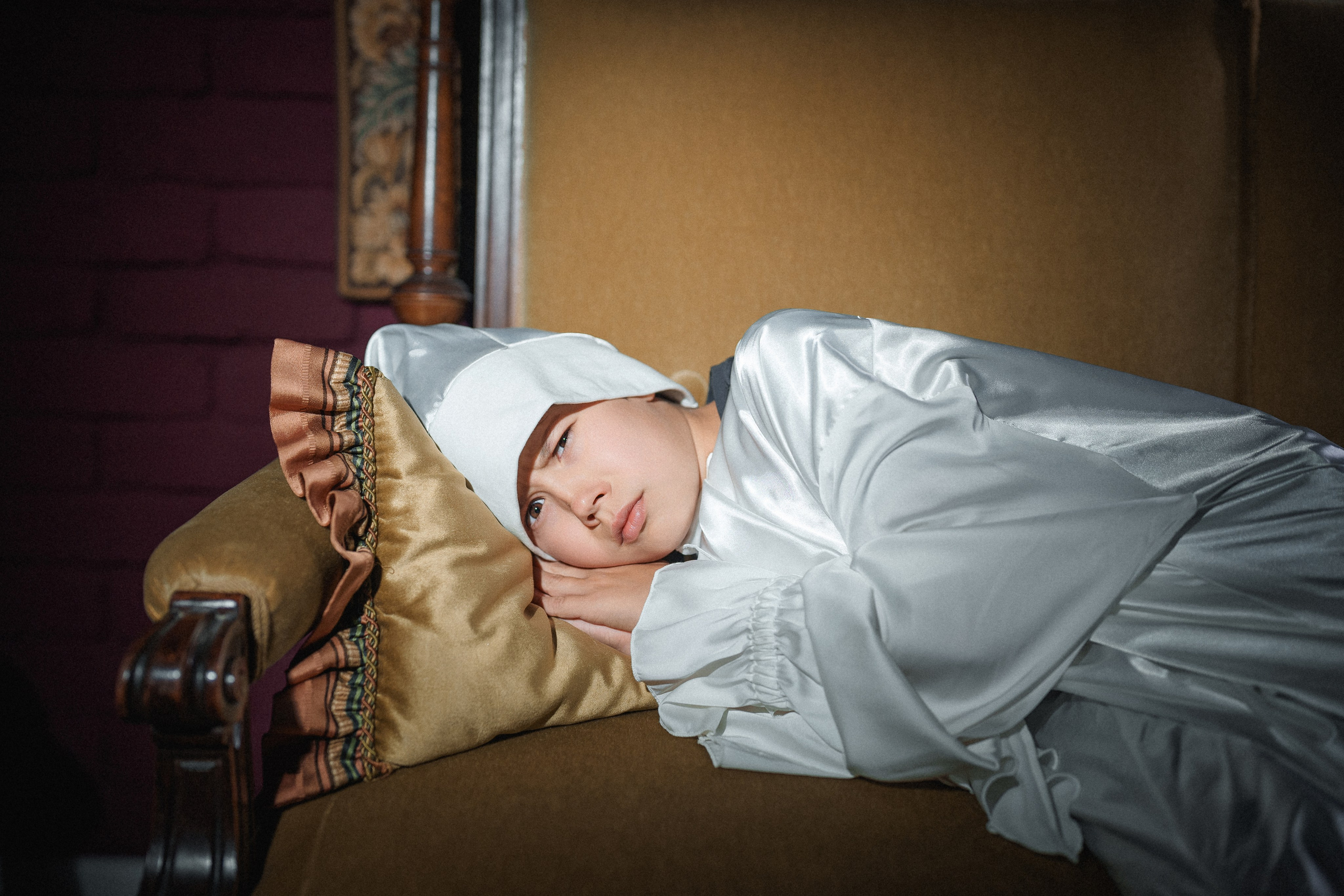 Примеры стилизации портретов и нестандартного света. Фотограф Олег Сотник