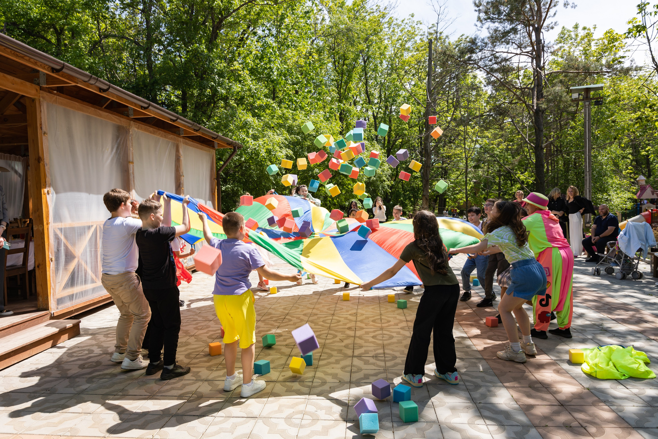 Выпускной 4 класса на территории кафе Веранда. Выпускные альбомы во Владивостоке