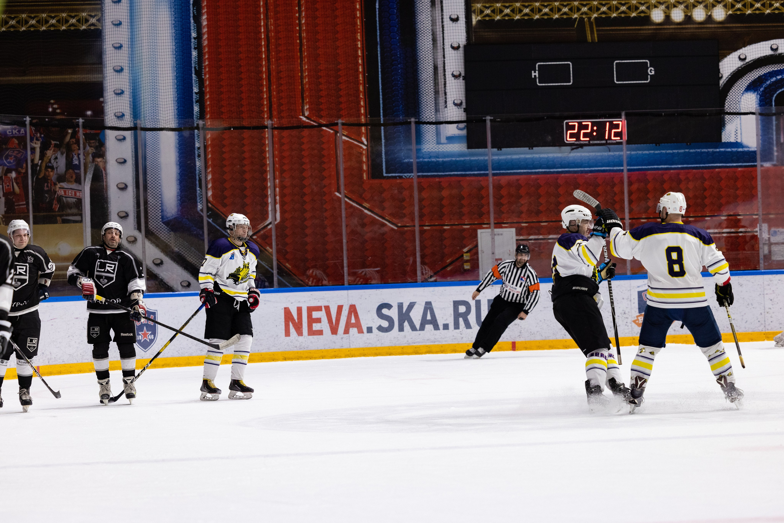 Бульдозер vs. LR-строй. Фотограф Александр Заломаев