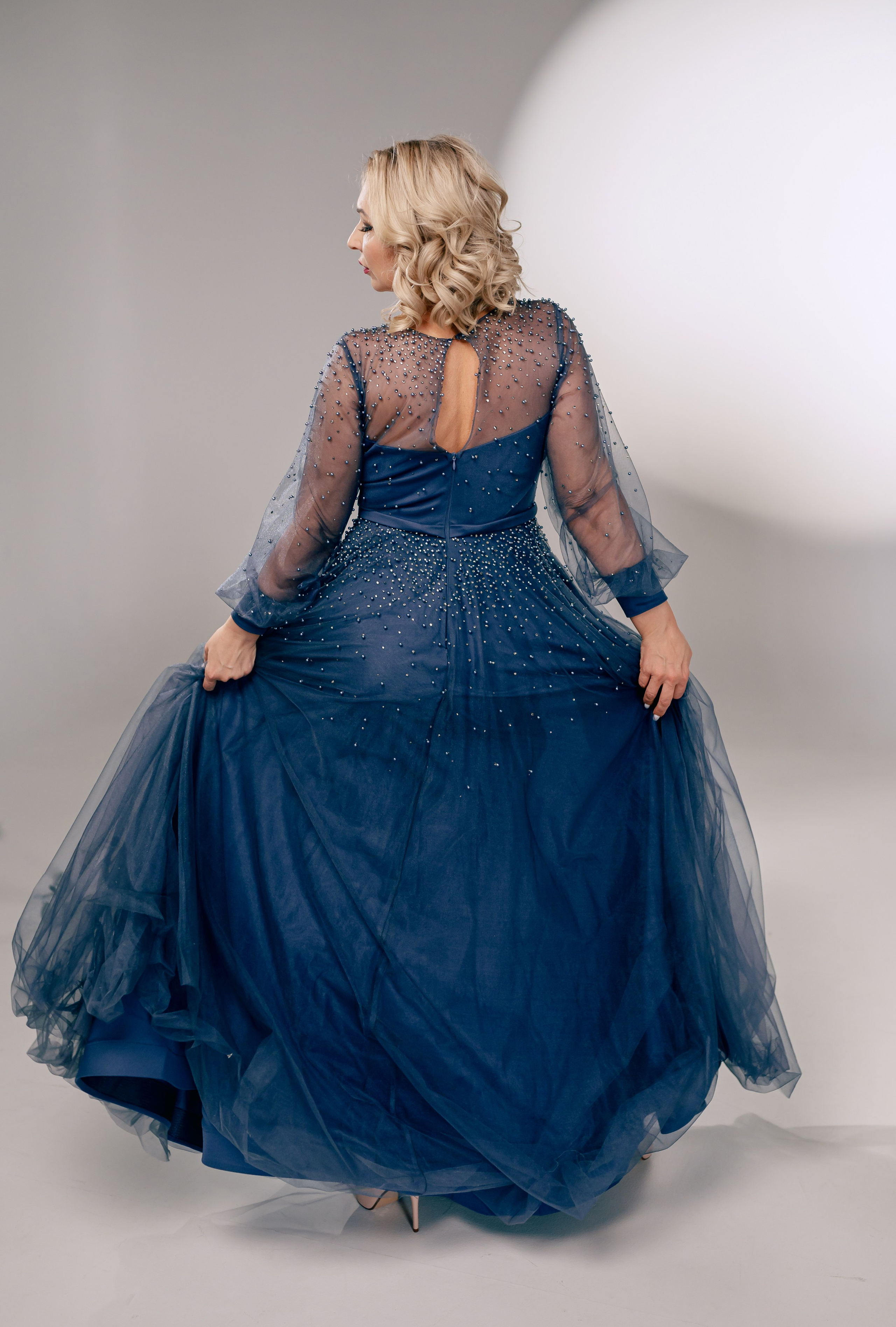 Фотосессия для магазина платьев. Фотограф Ким Наталья в Красноярске