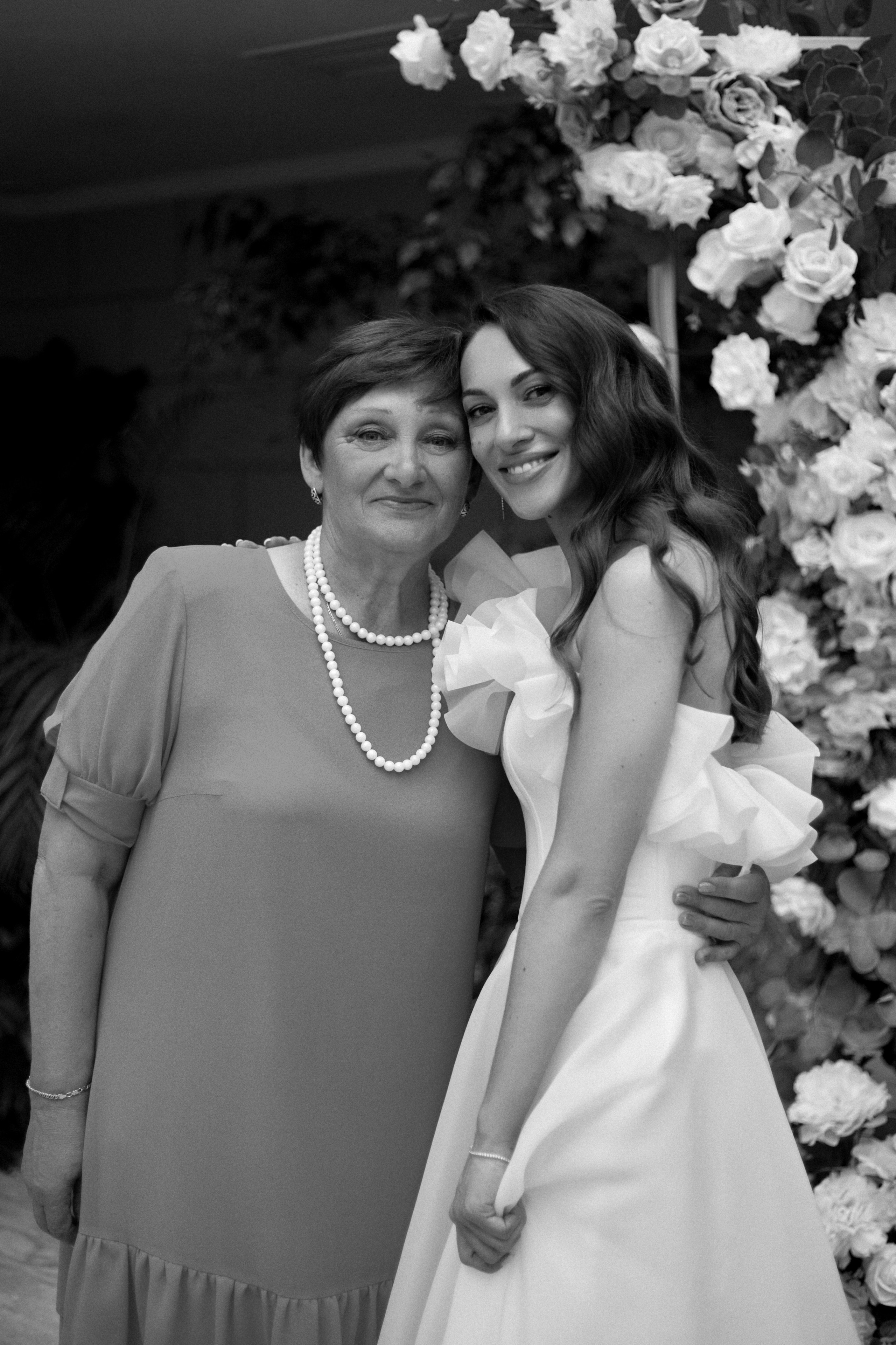 Свадебная фотосессия на катере в Санкт-Петербурге. Сестры Карабаза. Фотографы и ретушеры в Москве и Санкт-Петербурге