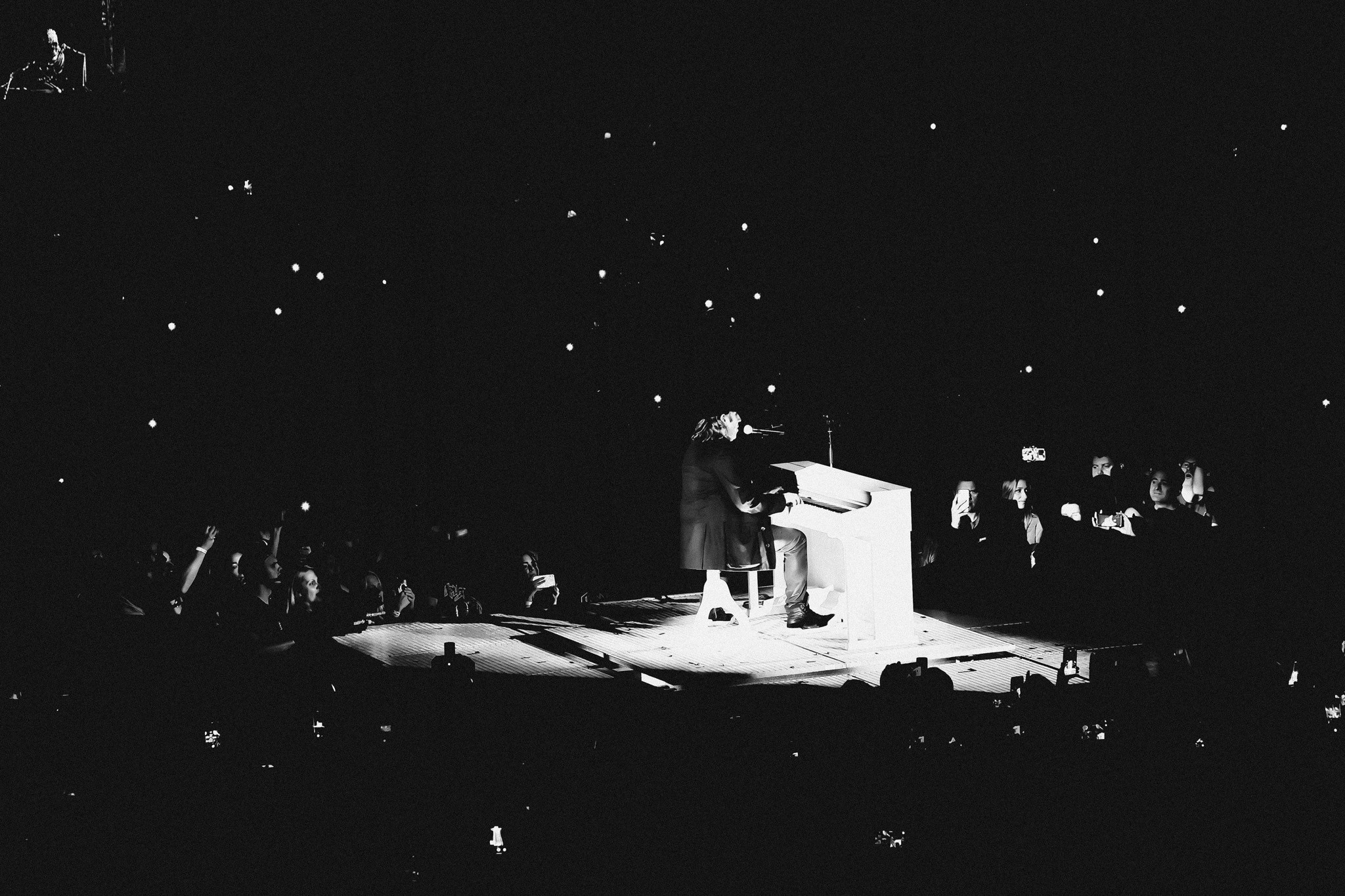 ШОУ ГОСТЬ ИЗ ЦАРСТВА ТЕНЕЙ (АРИЯ)