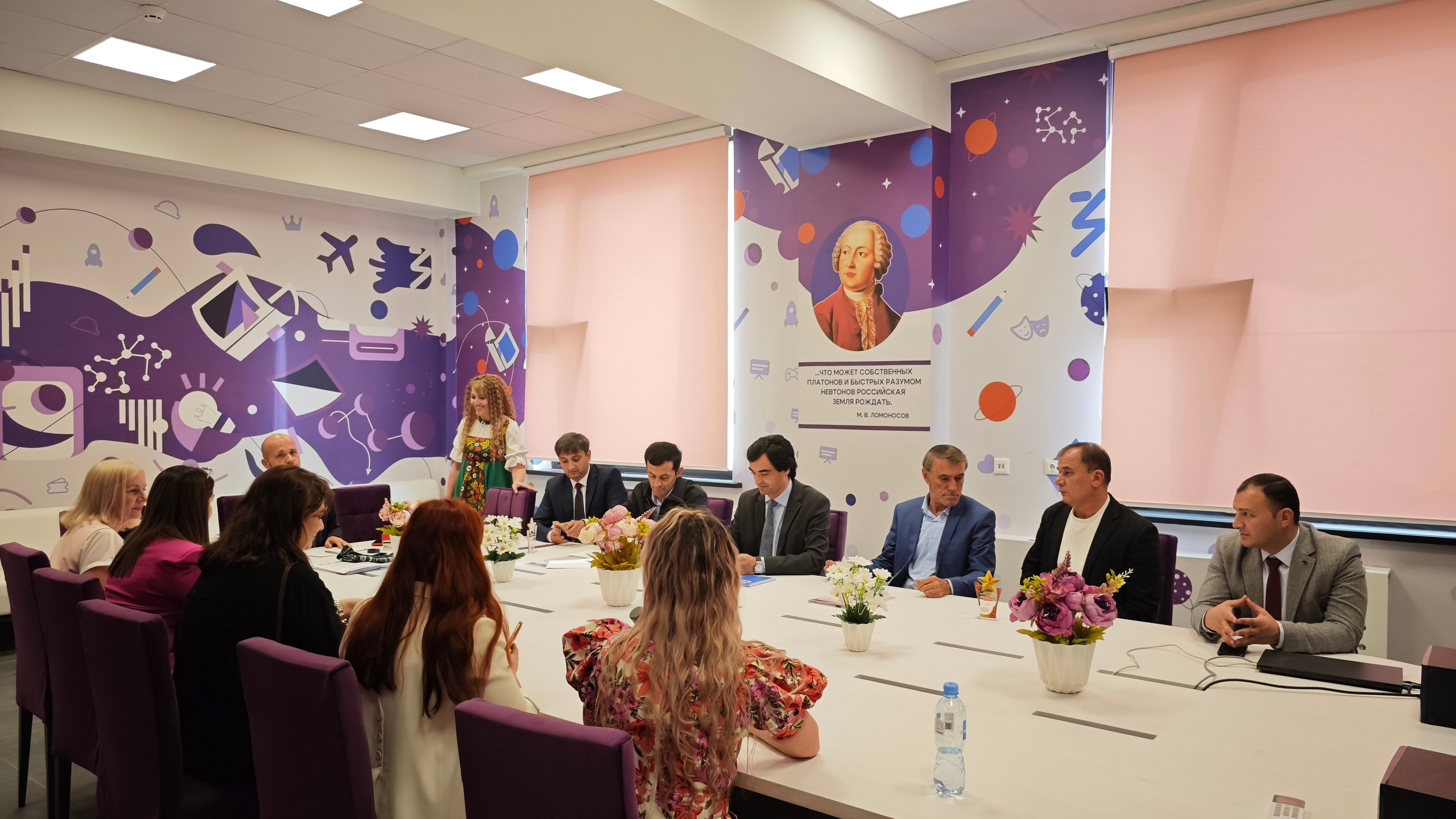 1 ноября 2025 г, г. Бохтар, Таджикистан. Золотое яблочко