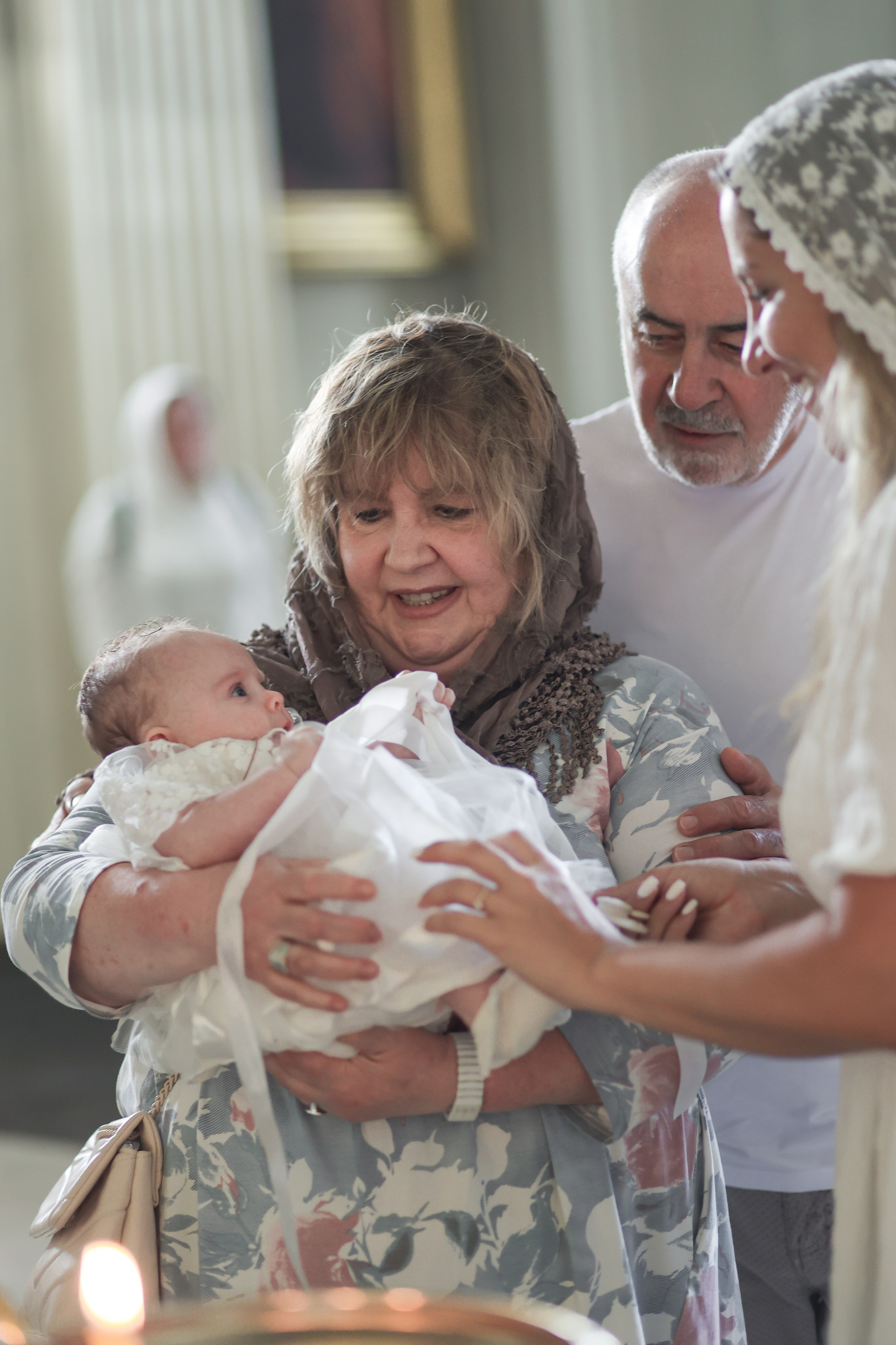 Крещение Софии. Репортажный и портретный фотограф в Санктпетербурге. Видиосъемка мероприятий в Санкт-Петербурге