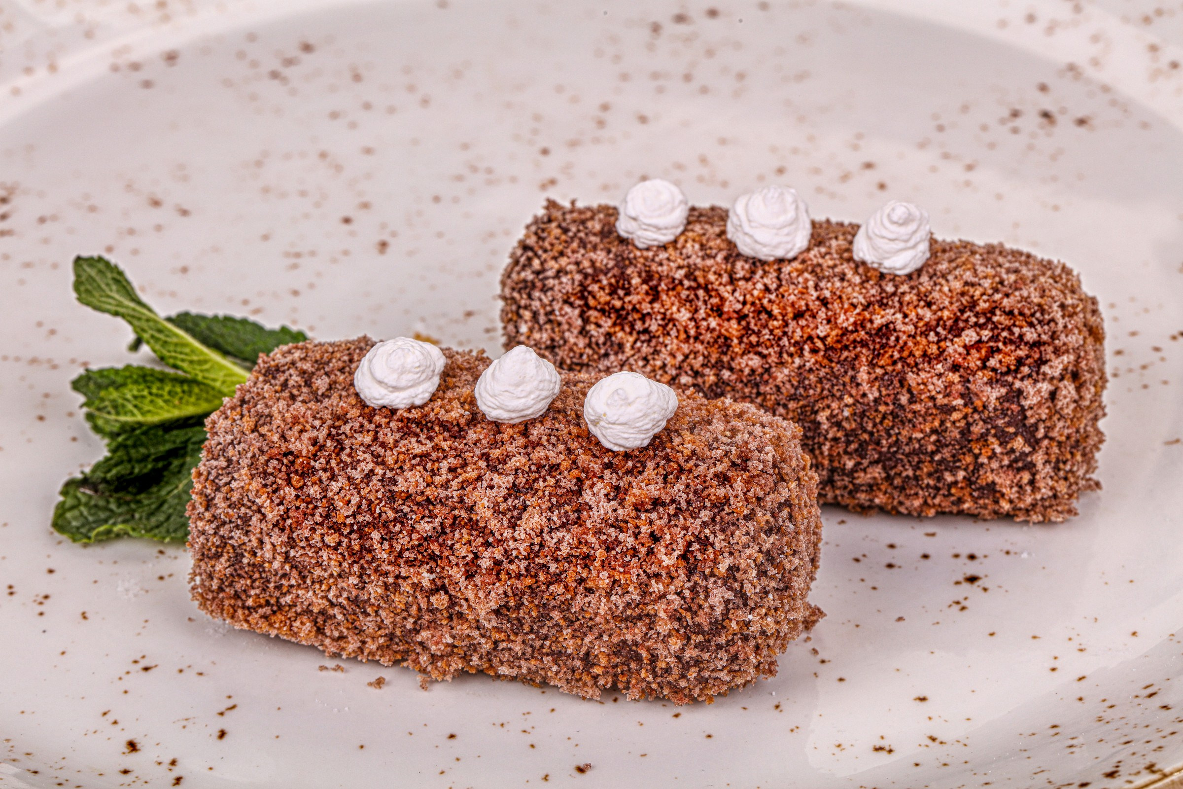 Фотосъемка десертов и выпечки. Заказ по тел.: +7 (906) 006-90-22. Фуд-фотограф Андрей Старостин — съемка еды в Москве. 9000 руб. в час