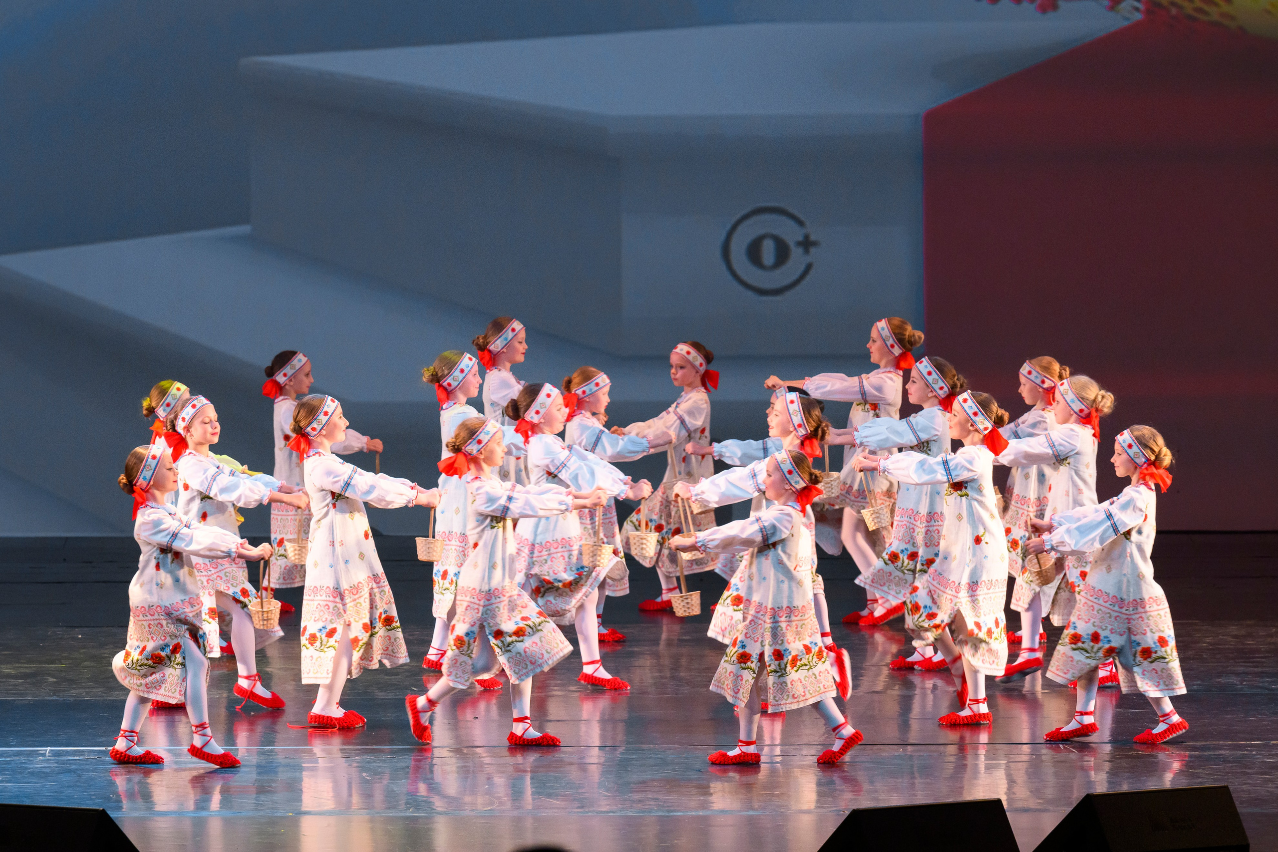 23 апреля, часть 2, БКЗ Октябрьский, г. Санкт-Петербург. Золотое яблочко